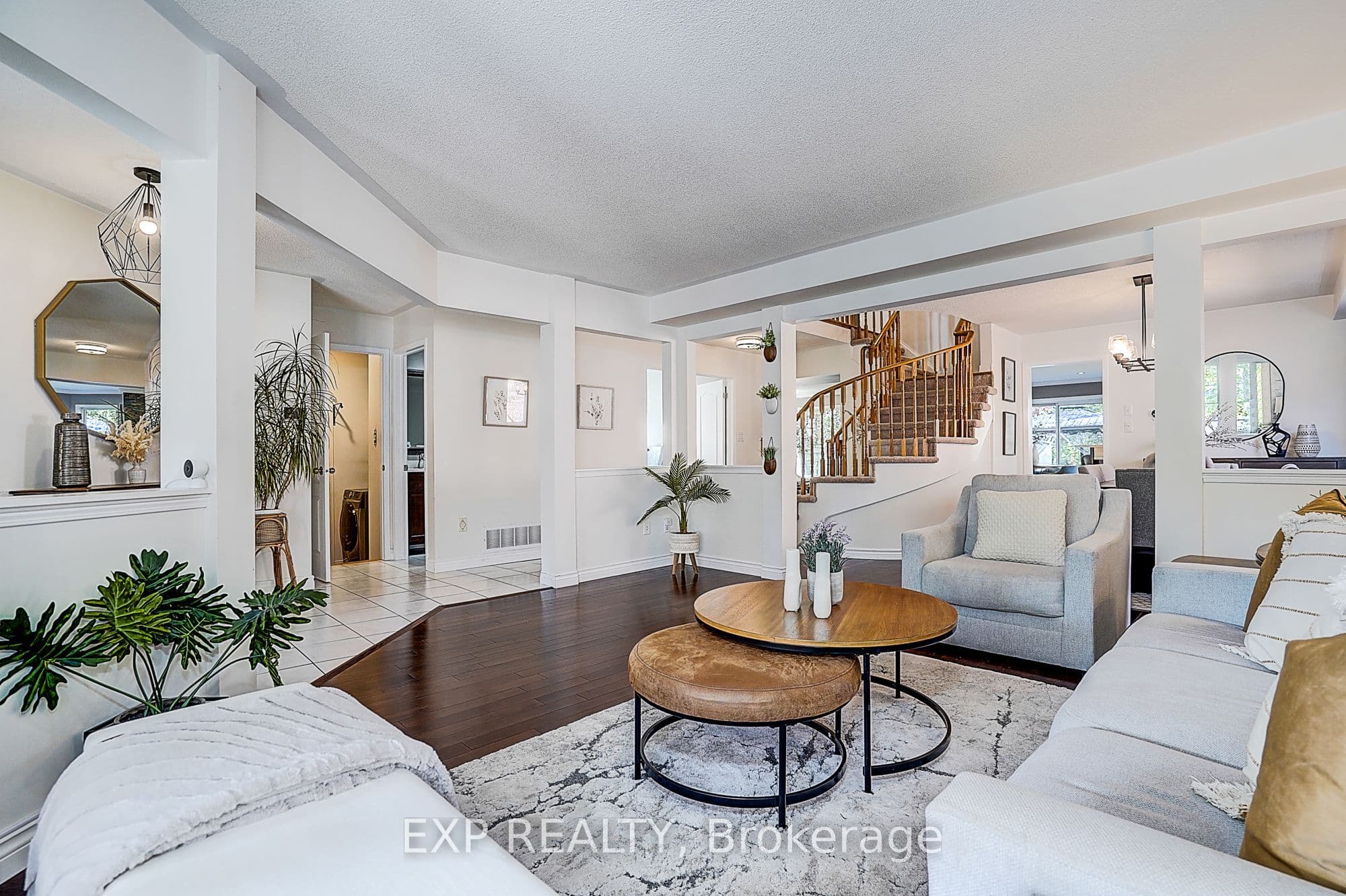 499 Silken Laumann Drive, Newmarket, ON L3X 2H9