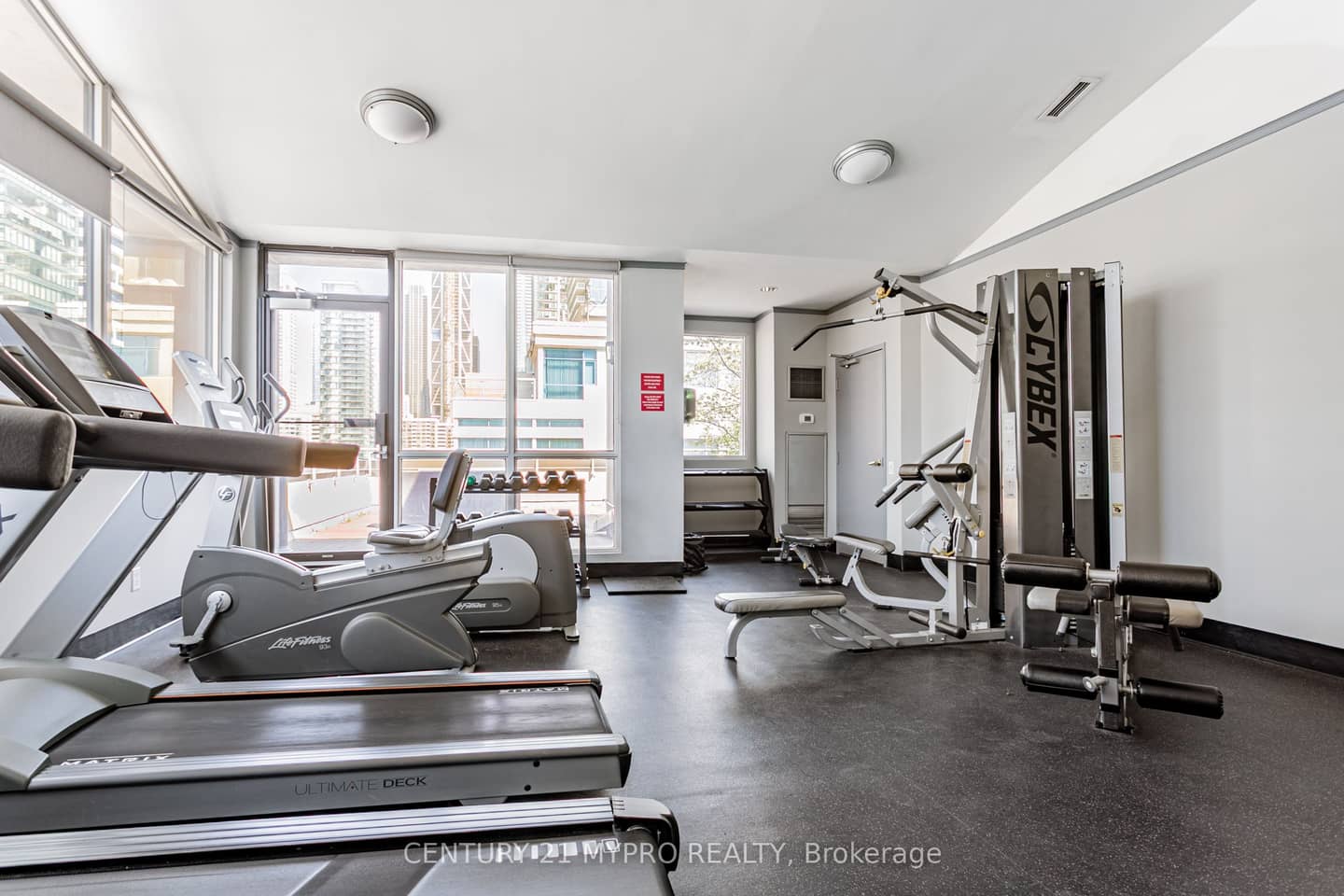 555 Yonge Street 401, Toronto, ON M4Y 3A6