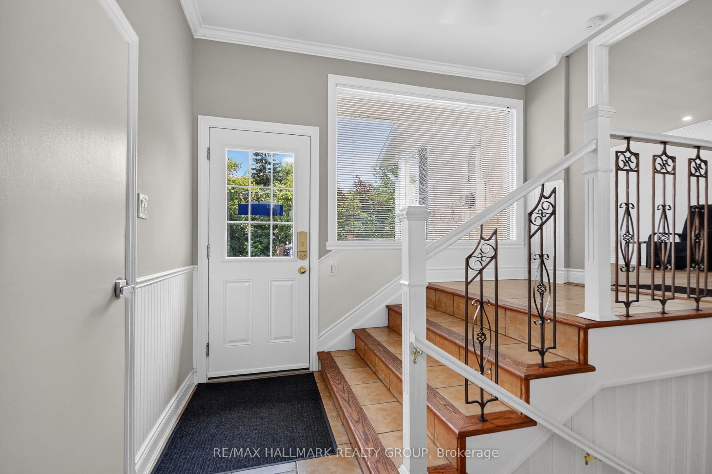 1125 Kenaston Street, Cyrville - Carson Grove - Pineview, ON K1B 3P1