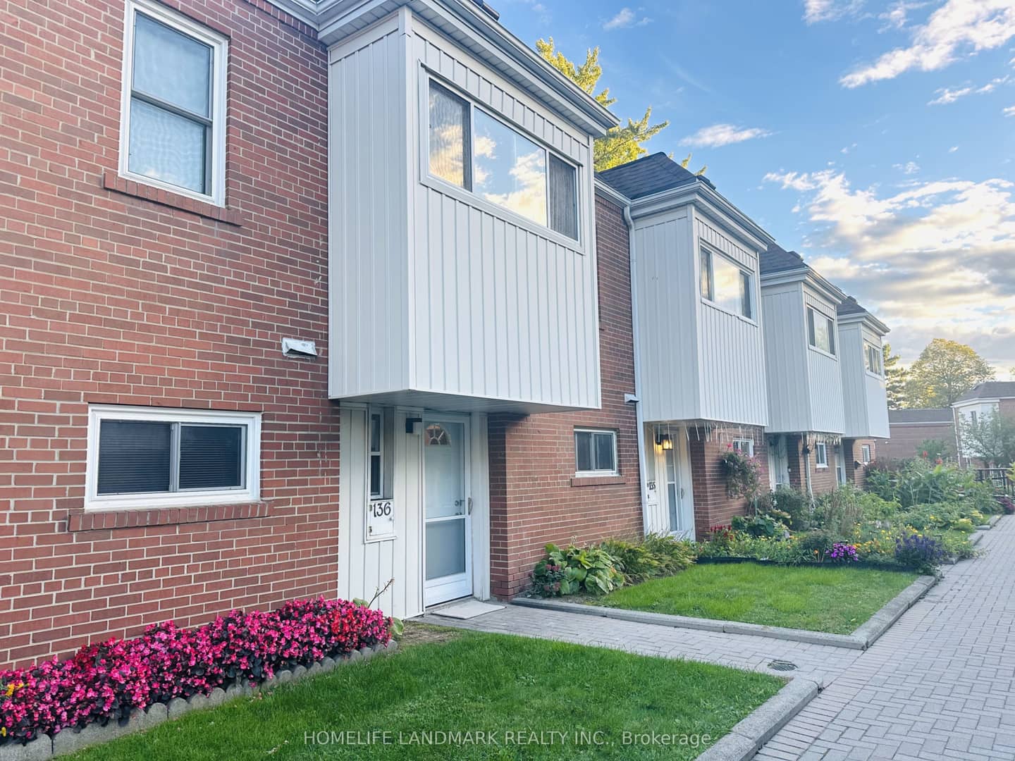 15 Esterbrooke Avenue 136, Toronto, ON M2J 2C5