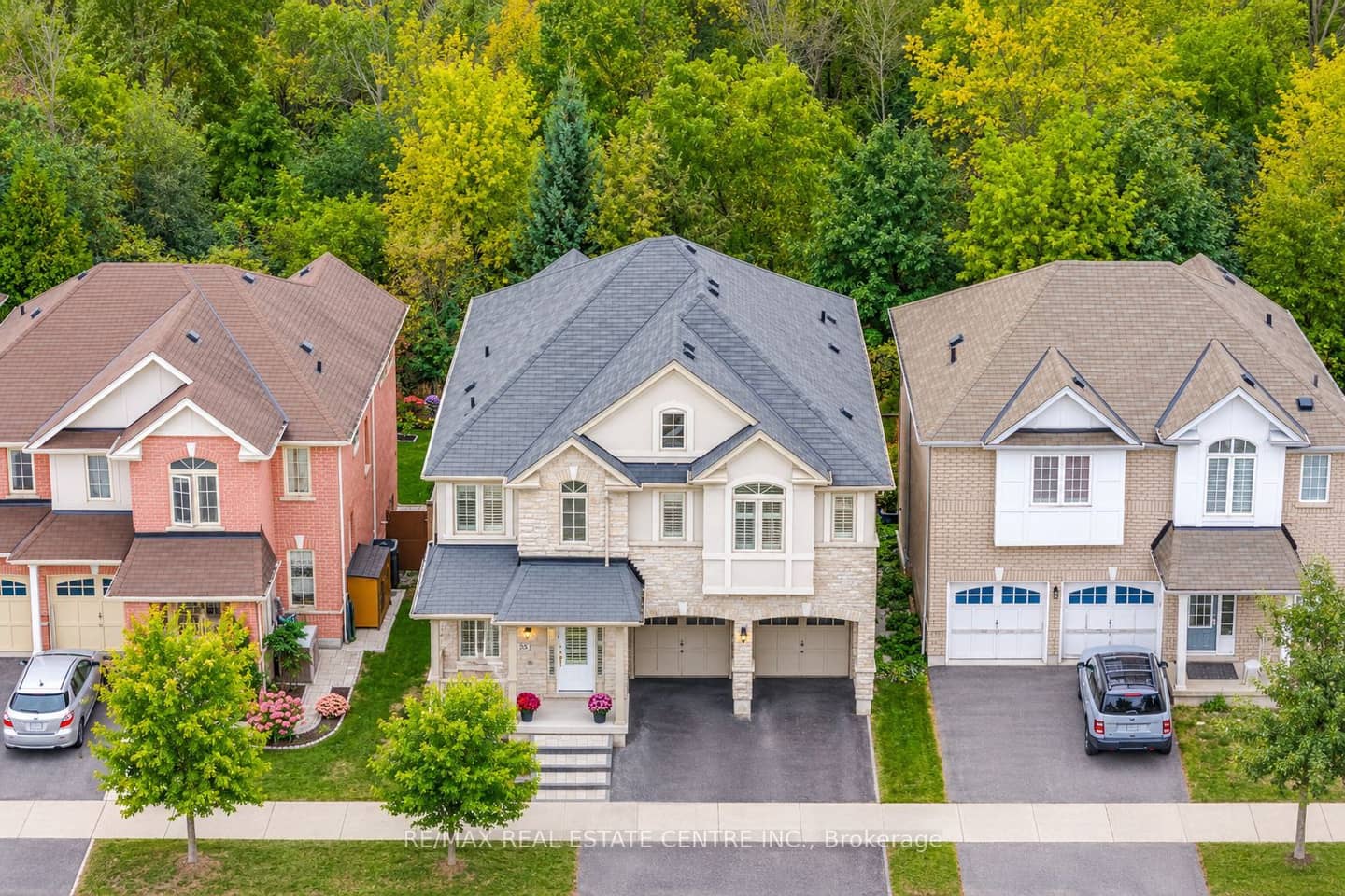 33 Mosely Crescent, Ajax, ON L1Z 0M9
