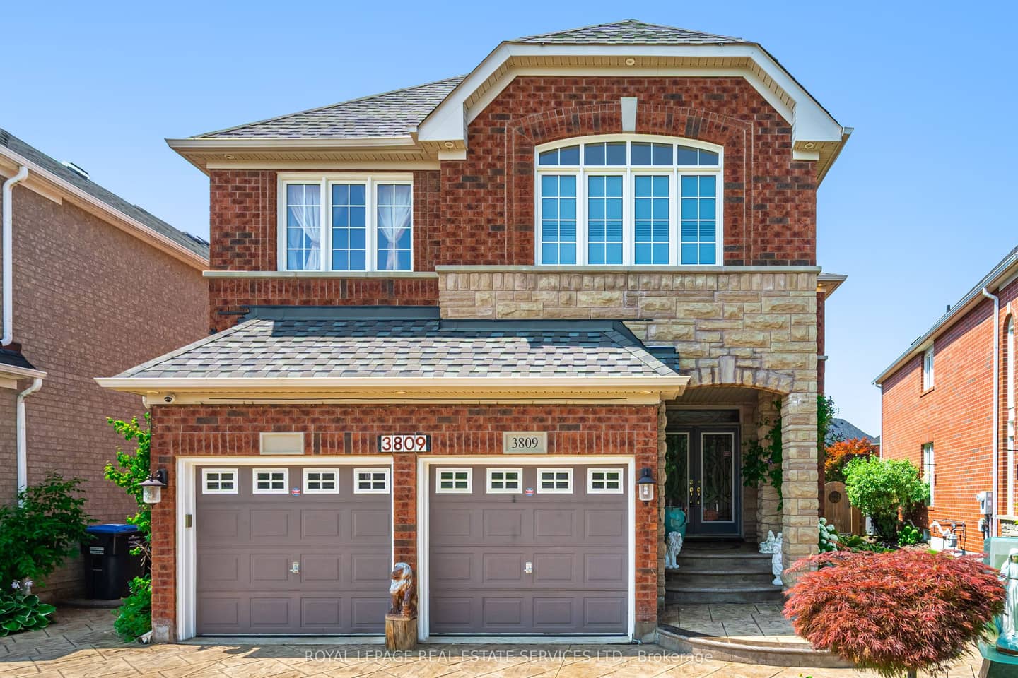 3809 Candlelight Drive, Mississauga, ON L5M 8A8