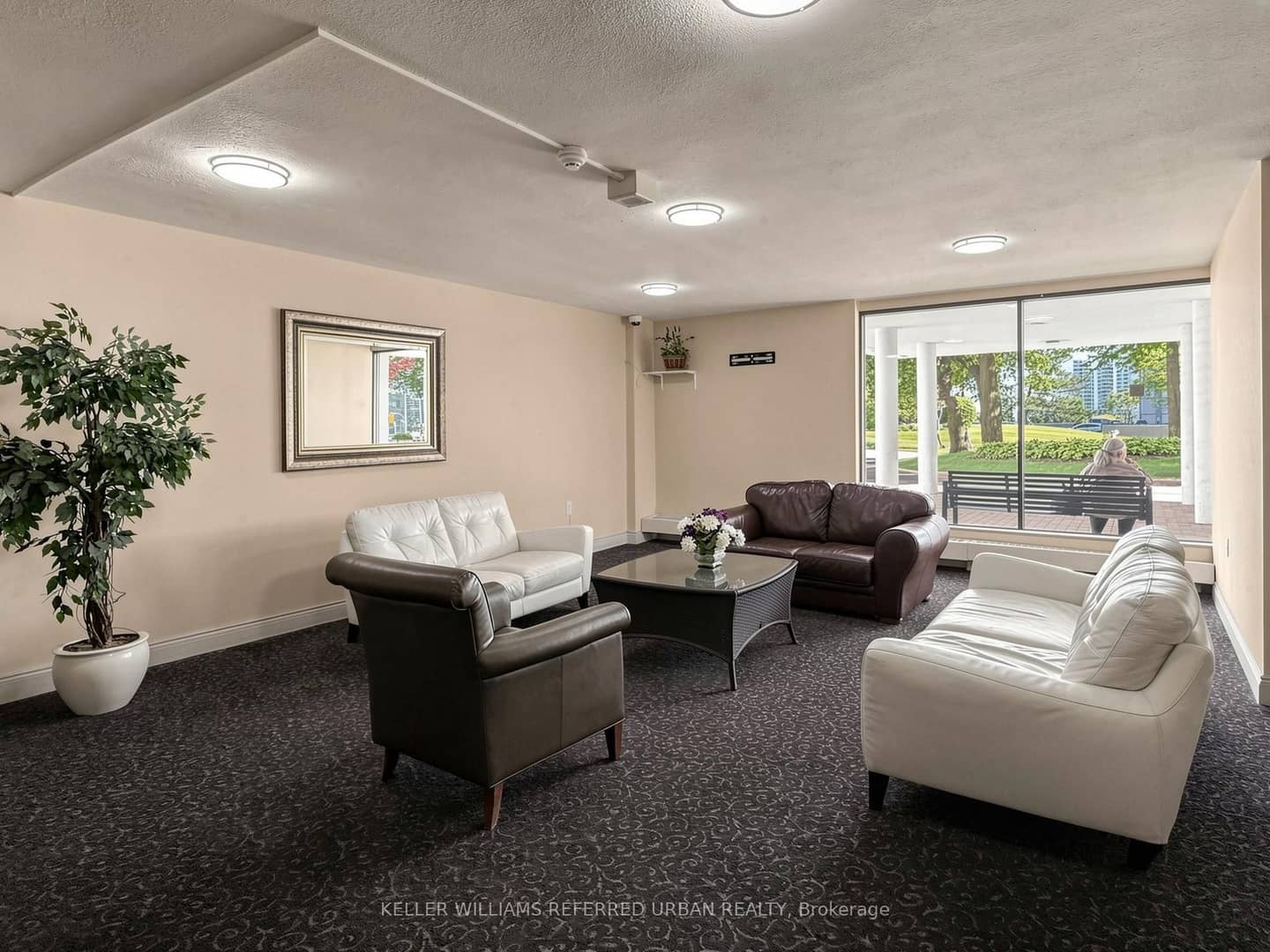 10 Parkway Forest Drive 1111, Toronto, ON M2J 1L3