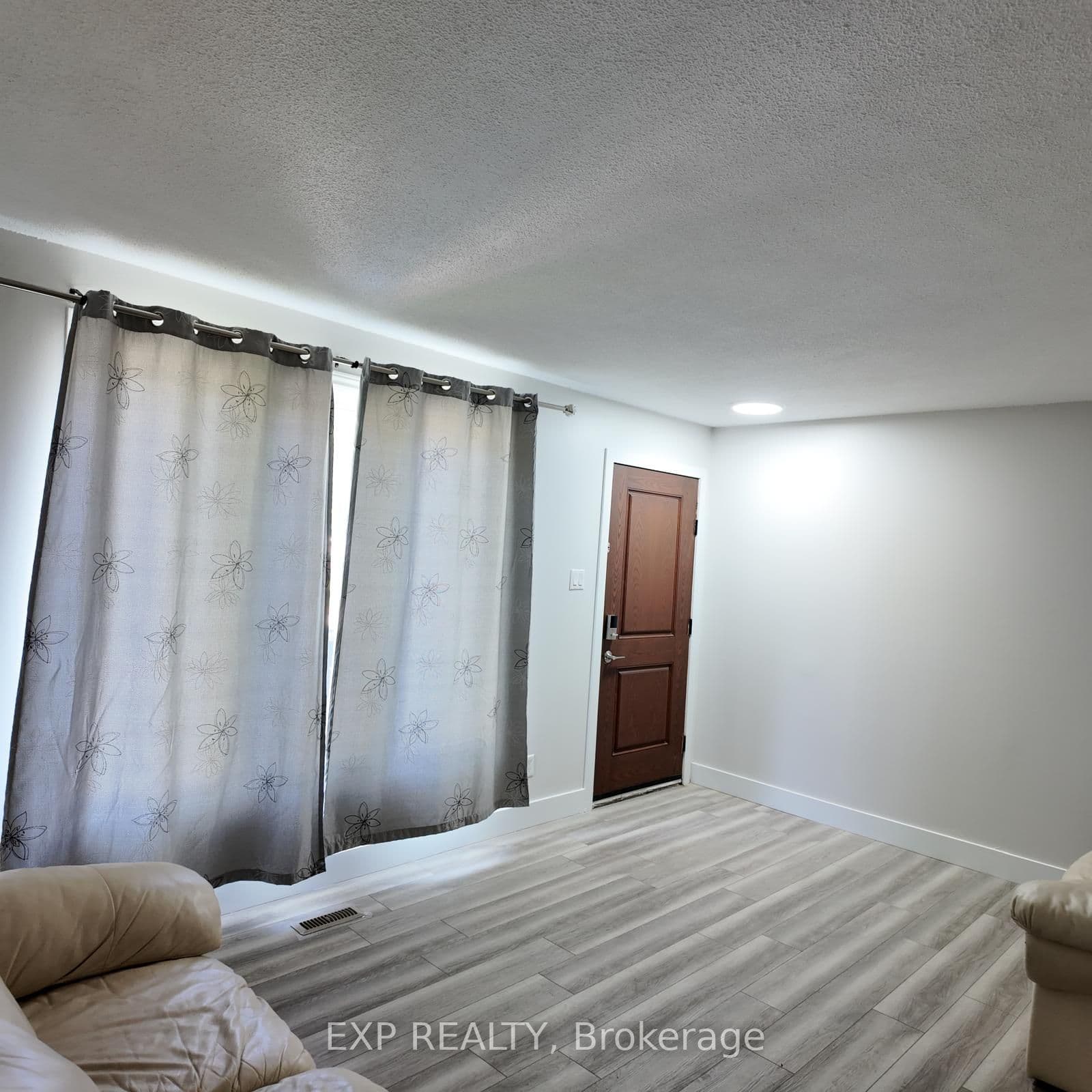 74 Almond Road Upper, London South, ON N5Z 4C4