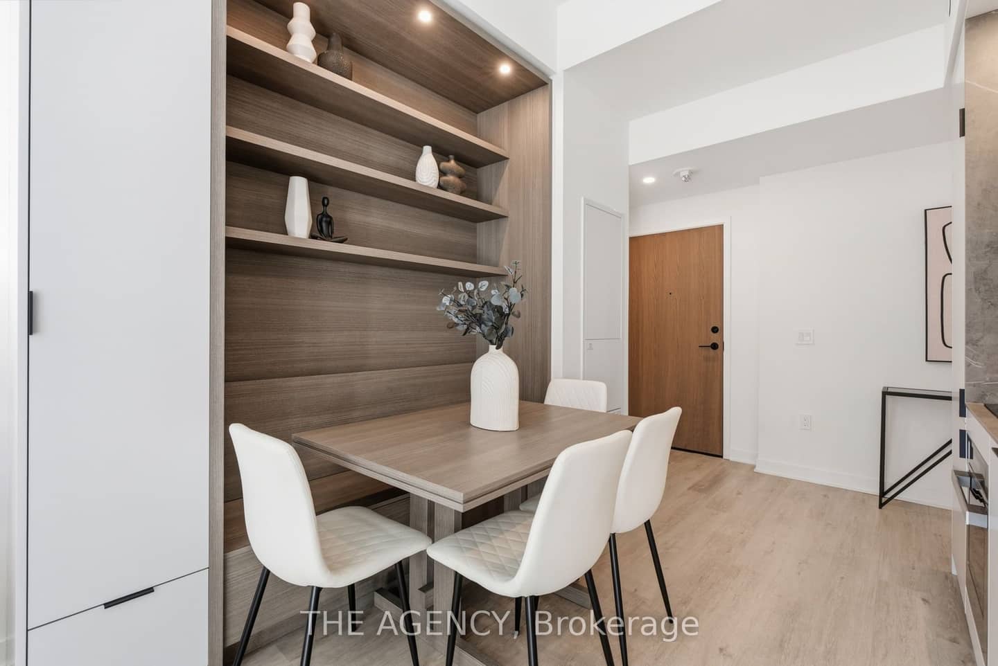 55 Charles Street E 1001, Toronto, ON M4Y 0J1