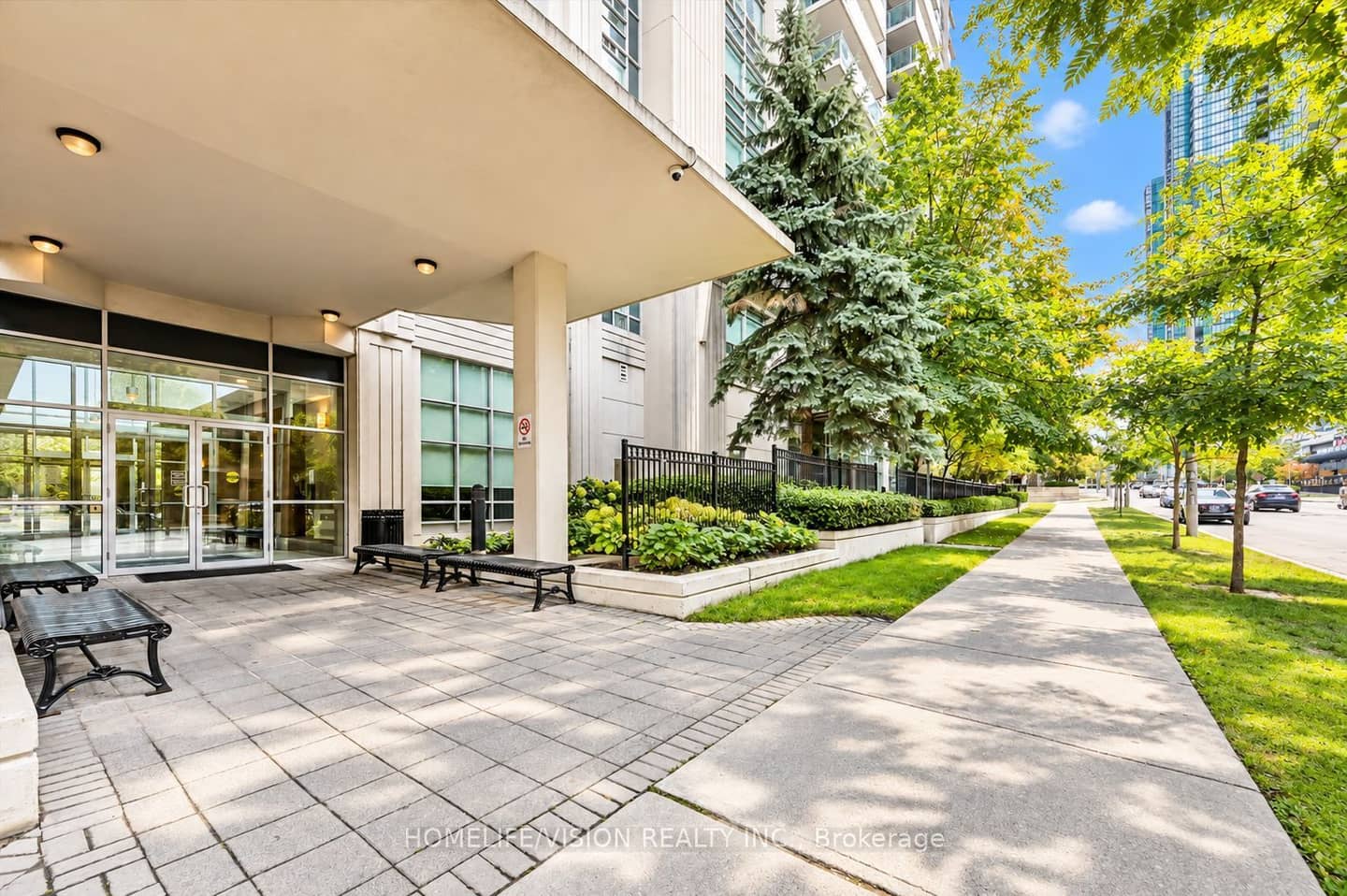 31 Bales Avenue 1801, Toronto, ON M2N 7L6