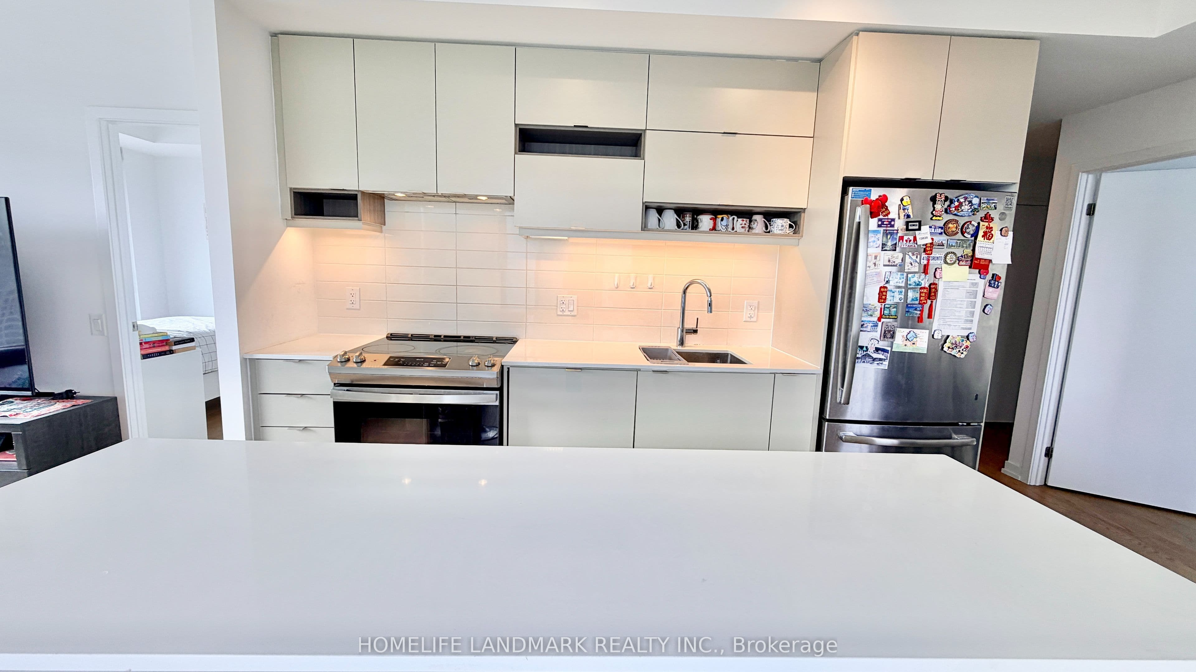 4065 Confederation Parkway 1808, Mississauga, ON L5B 0L4