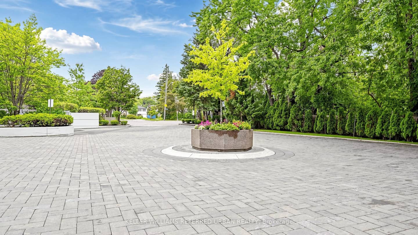 1 Watergarden Way 5, Toronto, ON M2K 2Z7