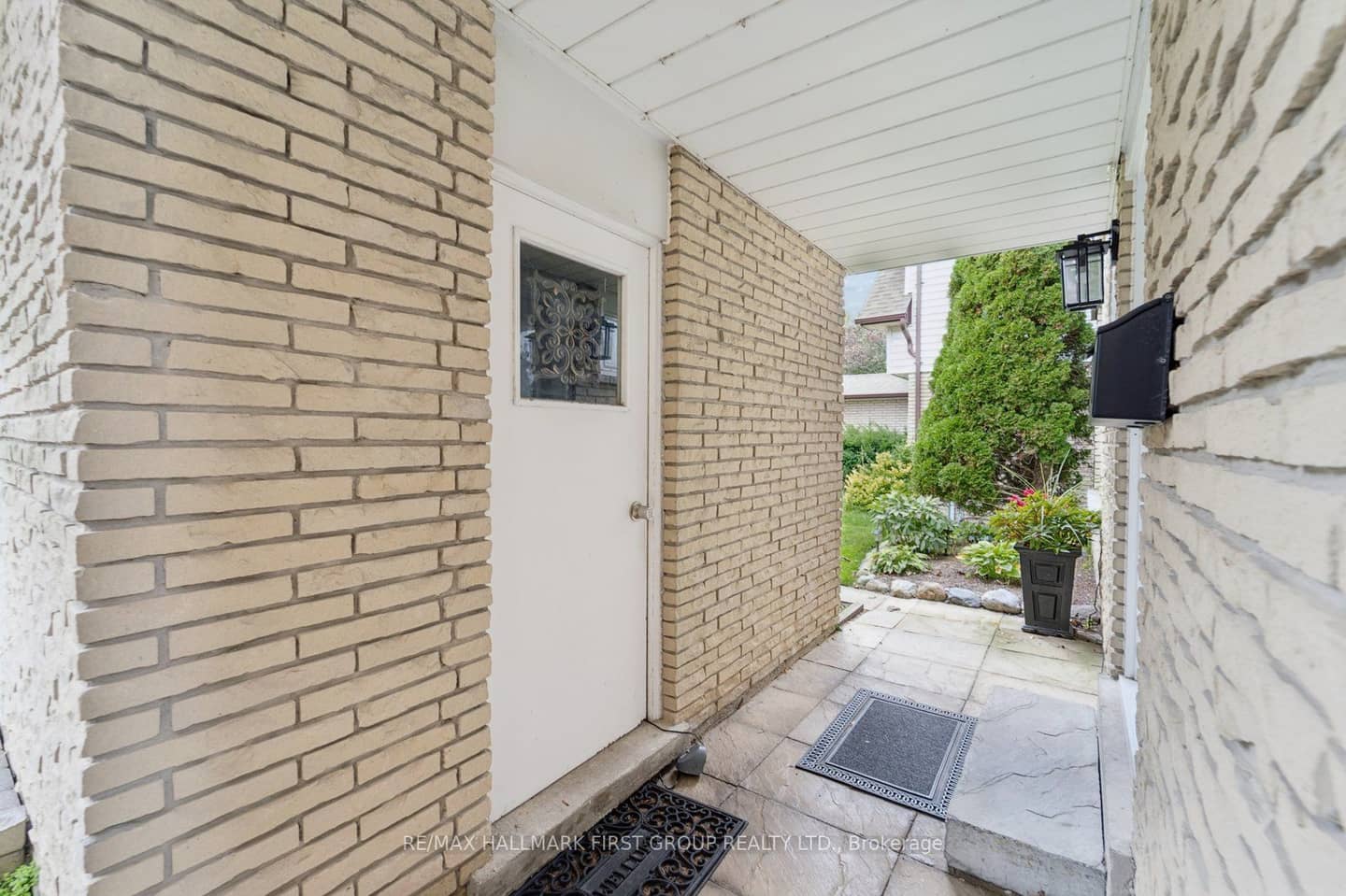 577 Creekview Circle, Pickering, ON L1W 2Z9