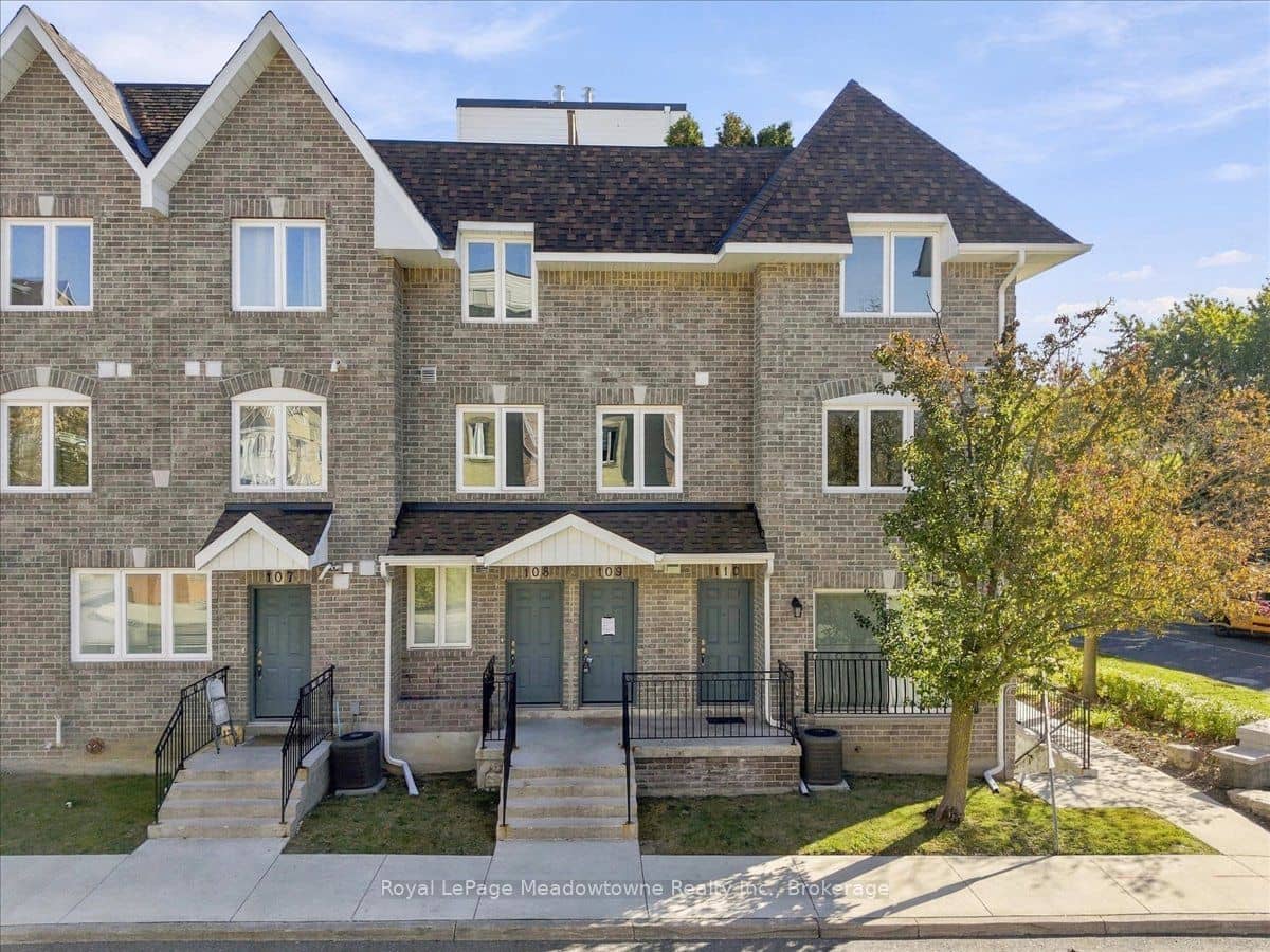 75 Weldrick Road E 109, Richmond Hill, ON L4C 0H9