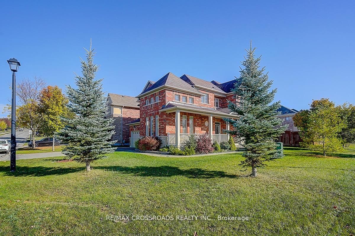 619 Fernbank Road, Newmarket, ON L3X 3E4