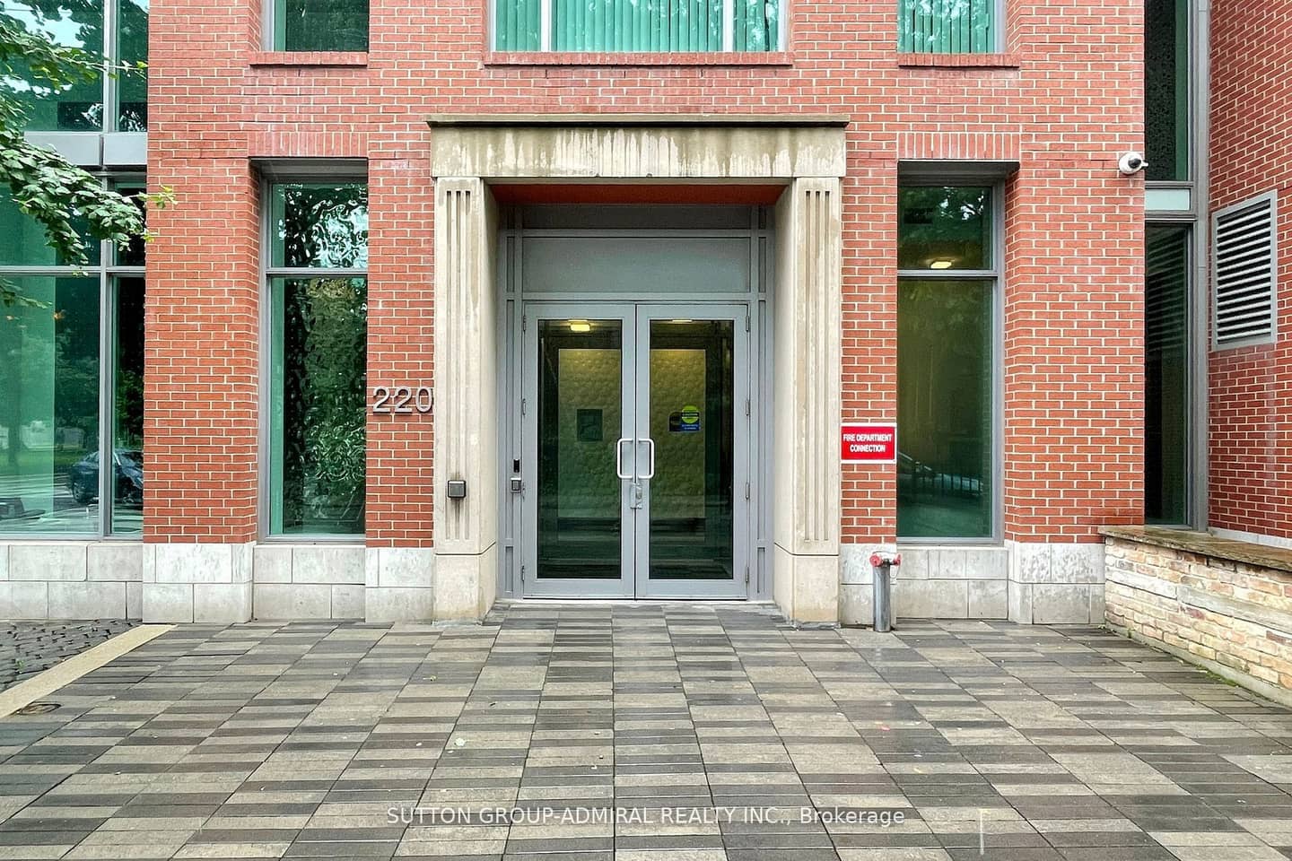 220 George Street 304, Toronto, ON M5A 2N1