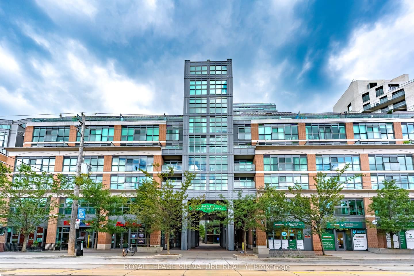 1169 Queen Street W 328, Toronto, ON M6J 0A4