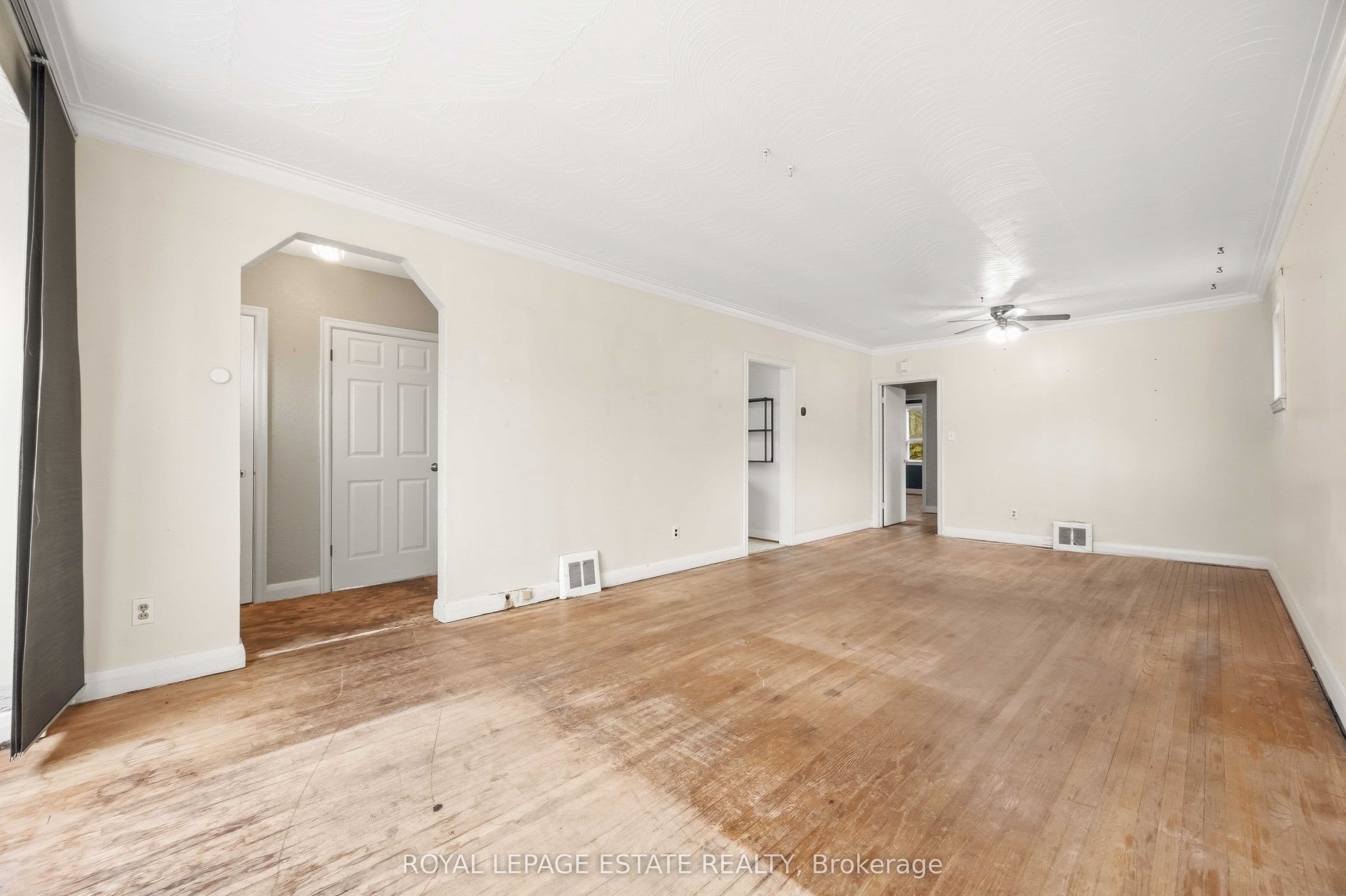 1843 Victoria Park Avenue, Toronto, ON M1R 1T4