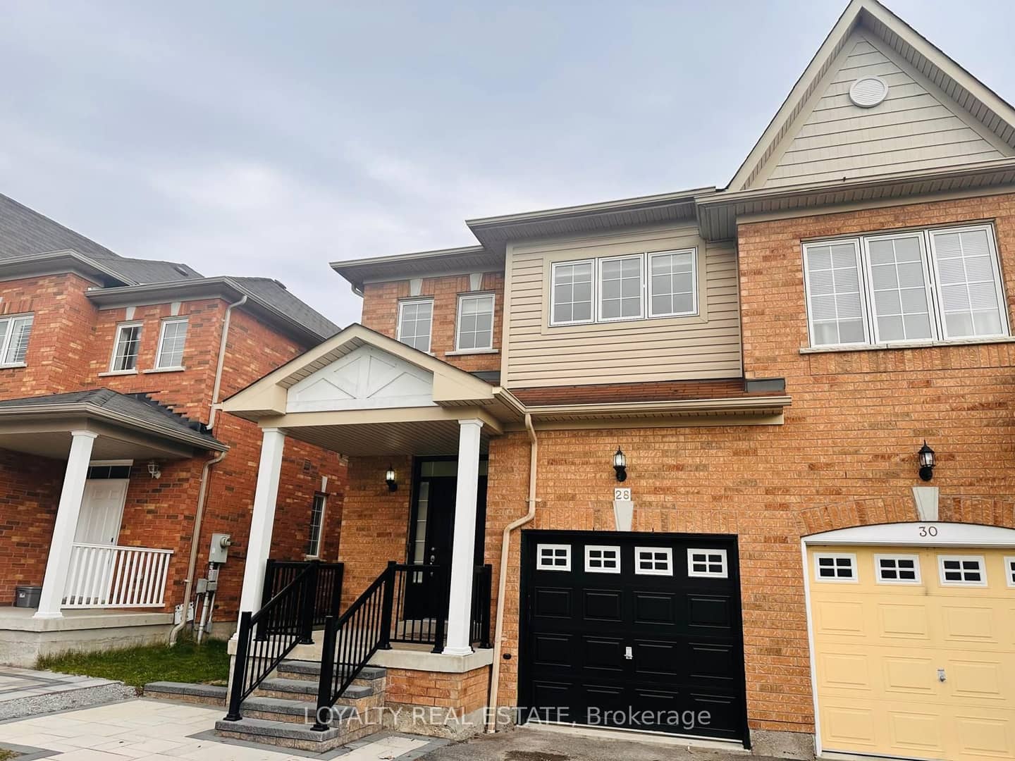 28 Thorp Crescent, Ajax, ON L1T 0G9