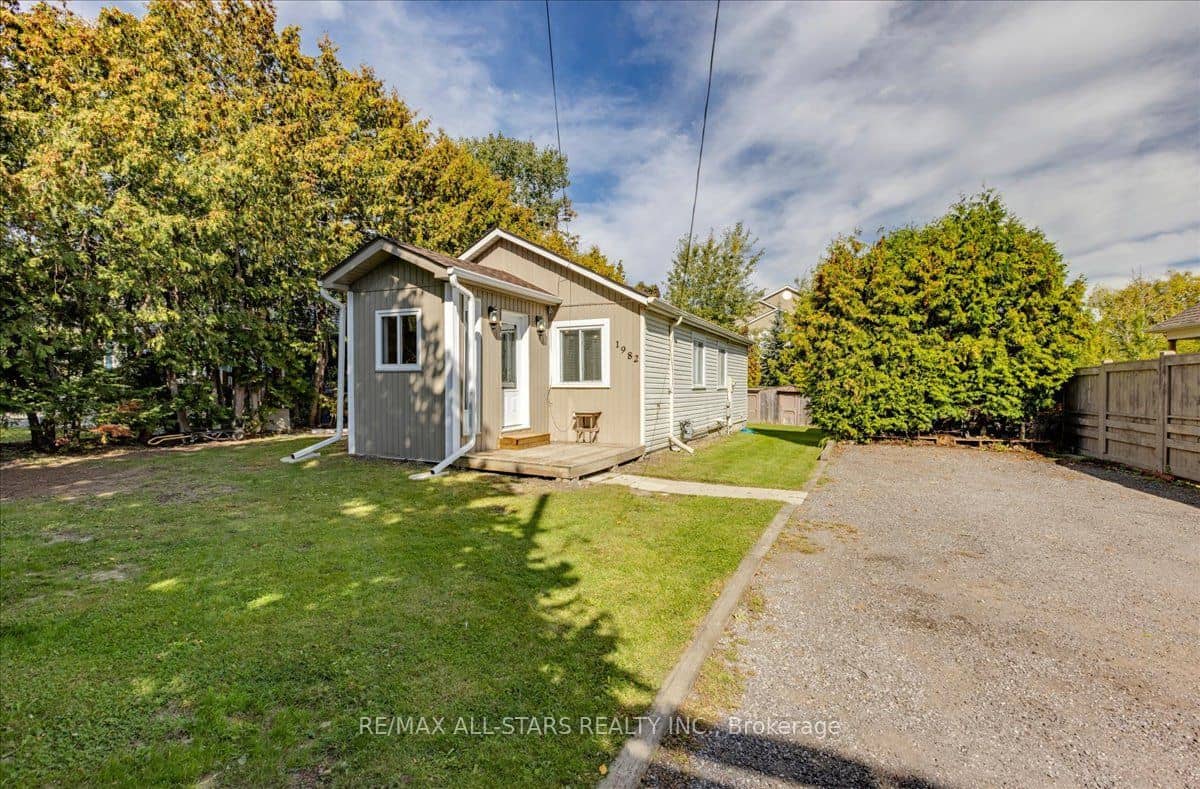 1982 Metro Road N, Georgina, ON L0E 1L0