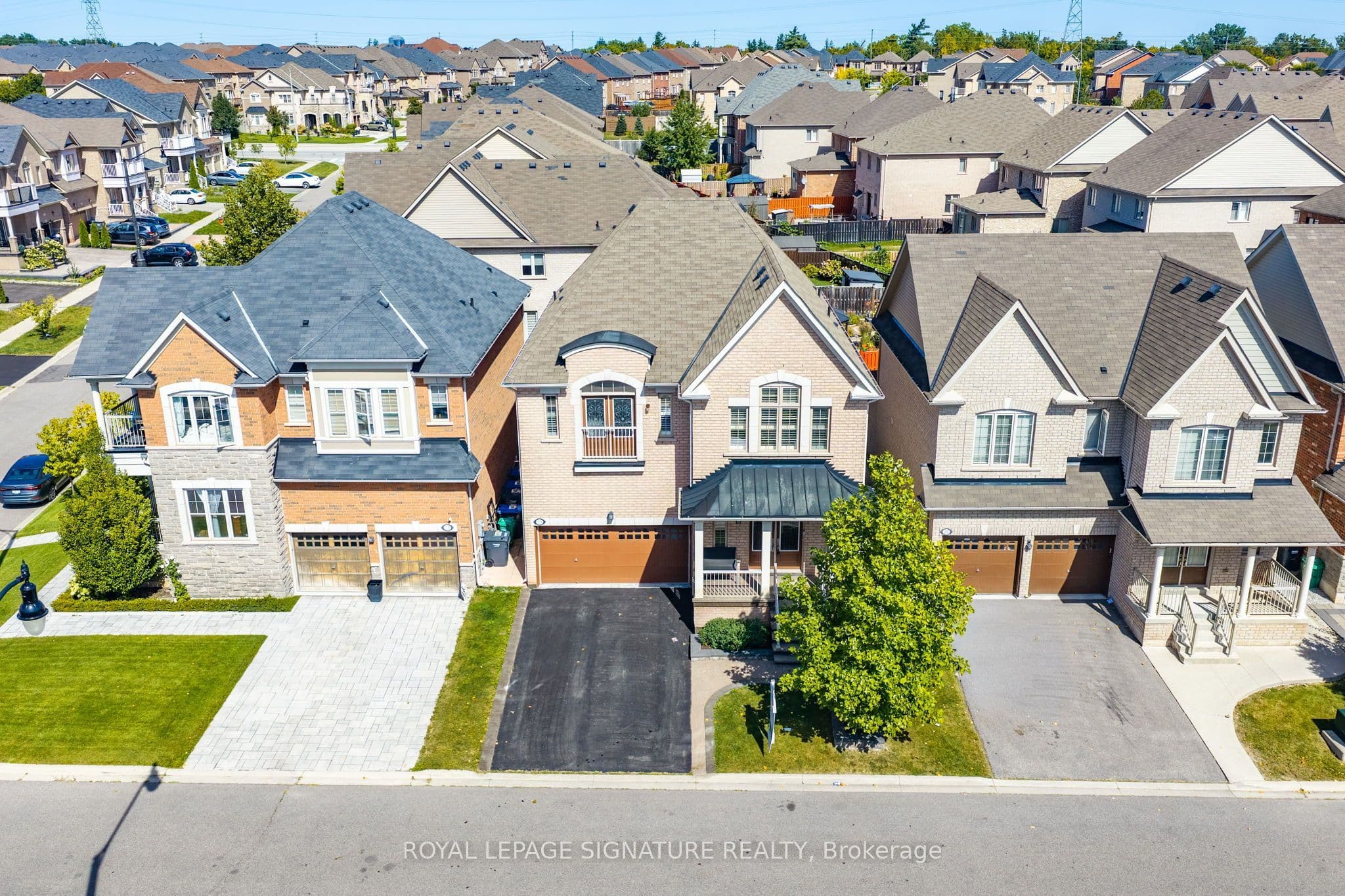 23 Arrowpoint Drive, Brampton, ON L6Y 0Y8