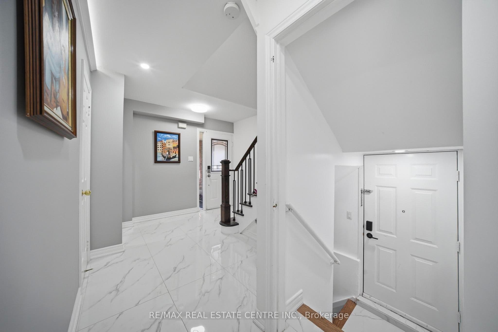 5235 Huntingfield Drive, Mississauga, ON L5R 2L3