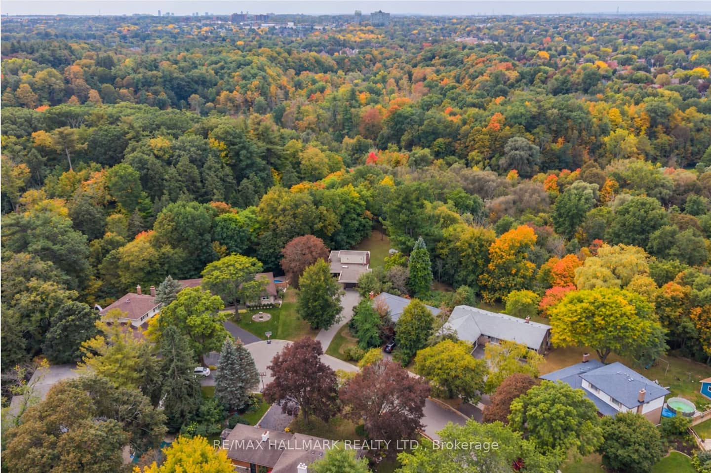 1499 Ashington Court, Mississauga, ON L5C 1R5