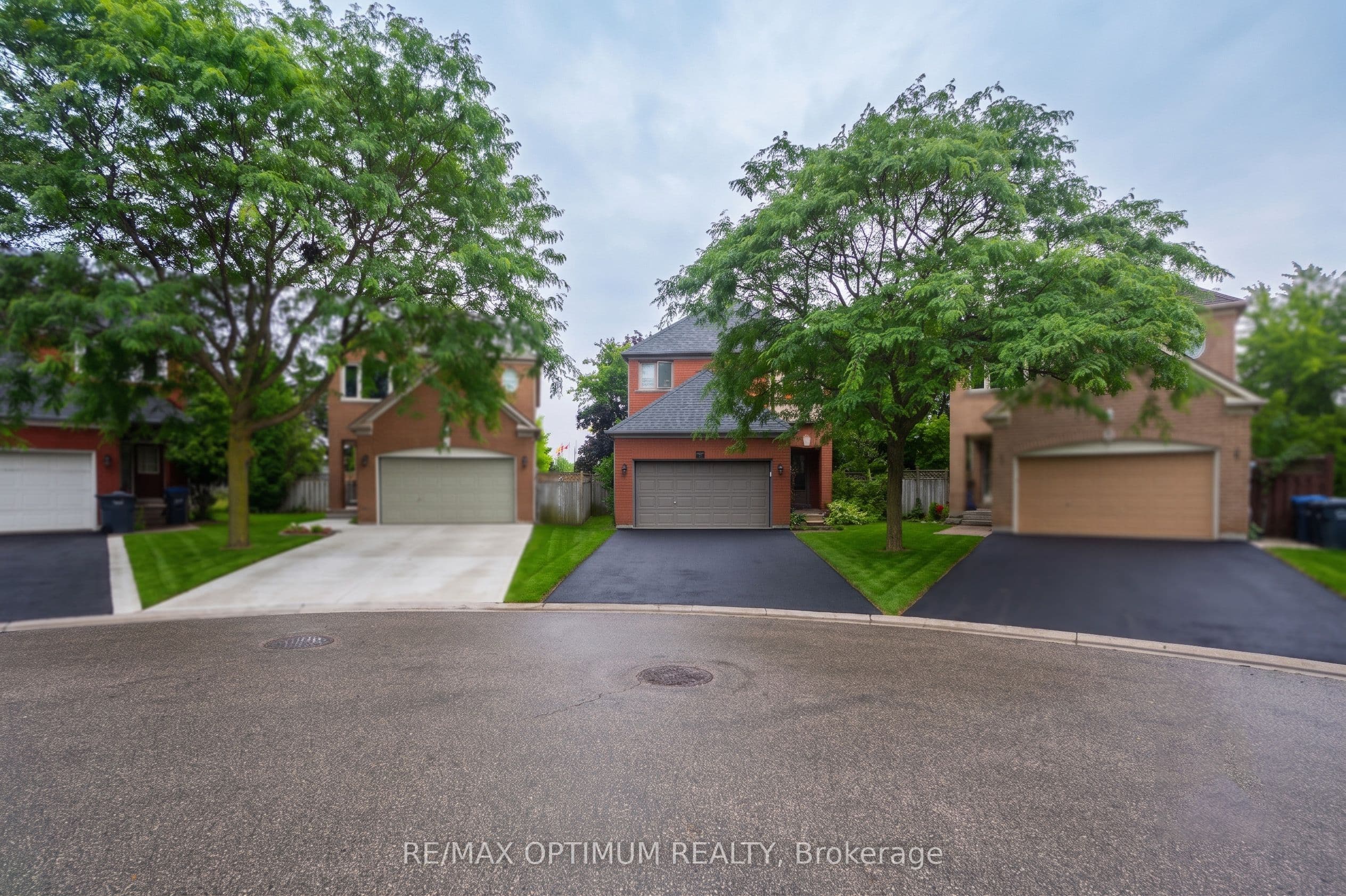 9 Inwood Place, Brampton, ON L6R 1T2