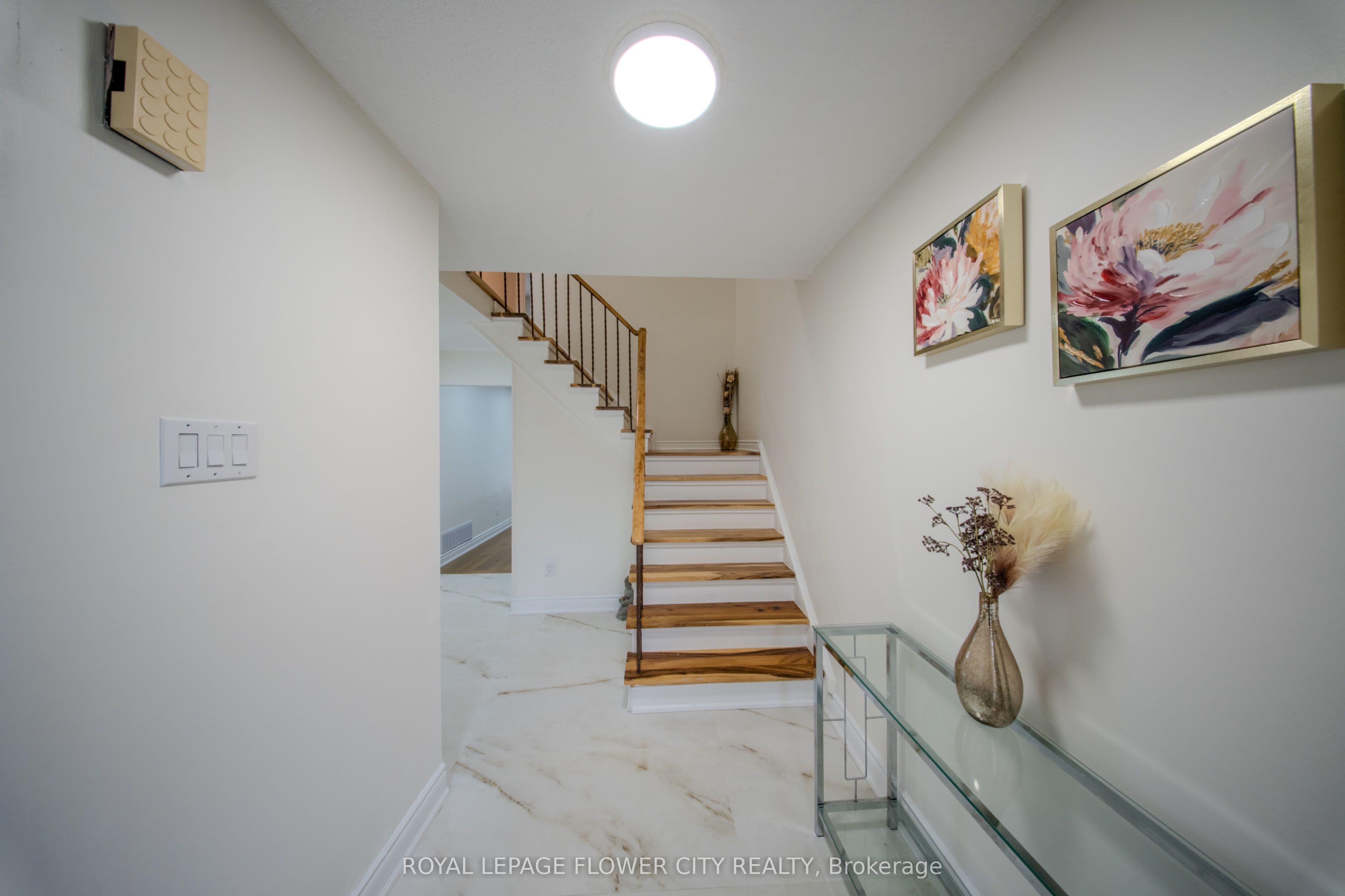 6 Crenshaw Court, Brampton, ON L6Z 1W9