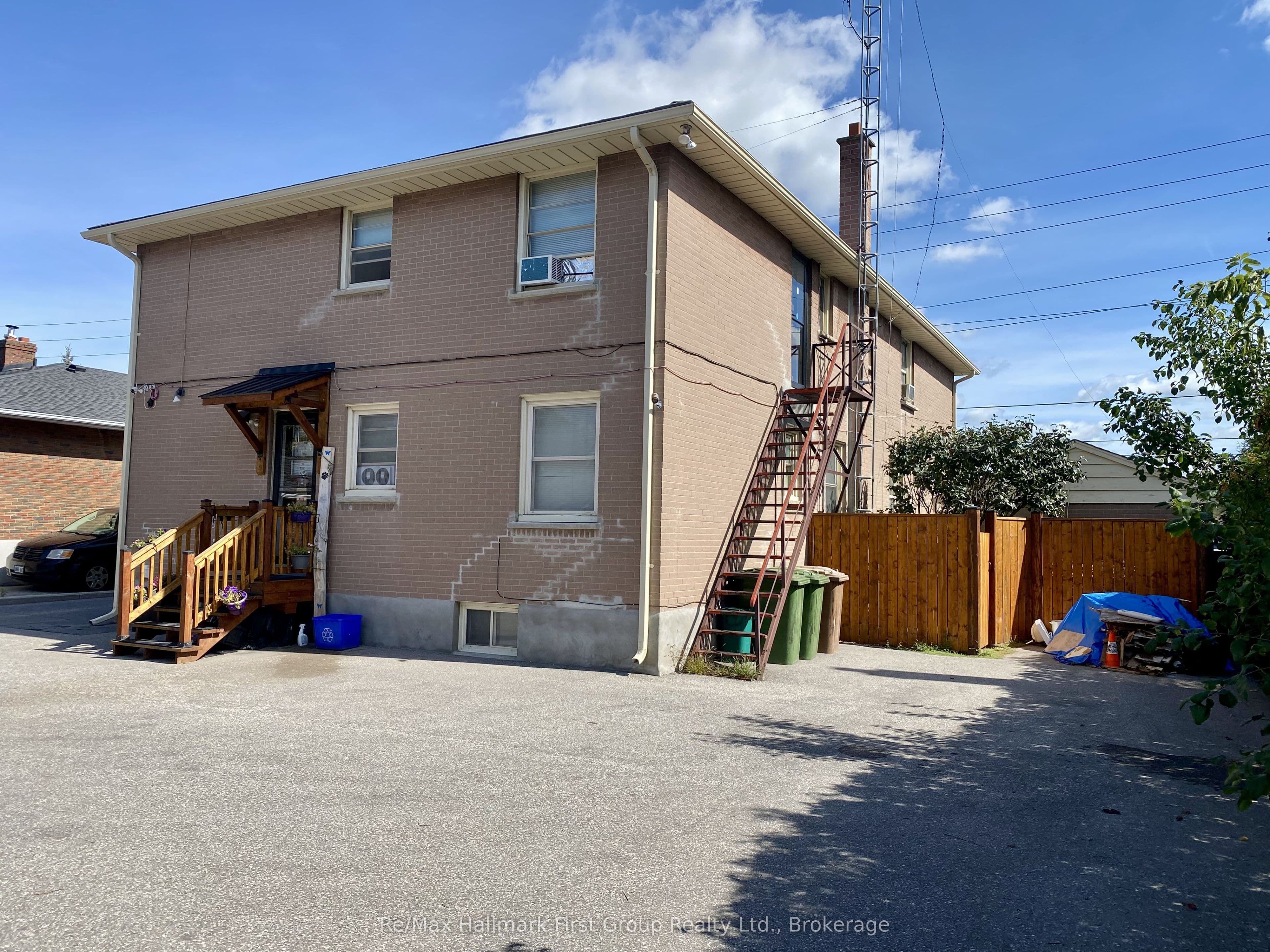 212 Stevenson Road, Oshawa, ON L1J 5M2