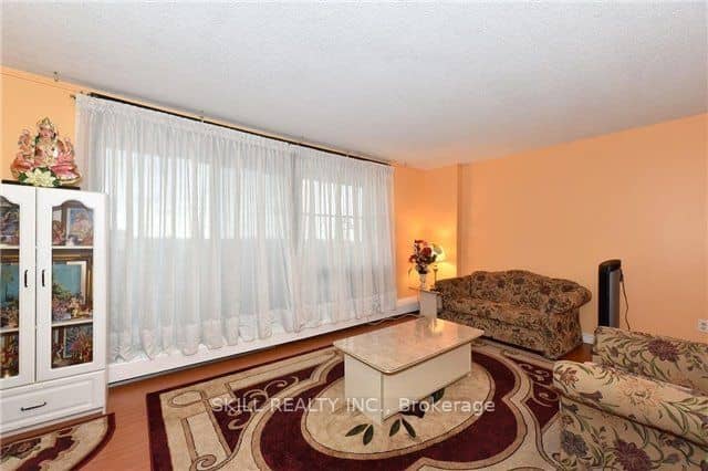 5 San Romano Way 1509, Toronto, ON M3N 2Y4