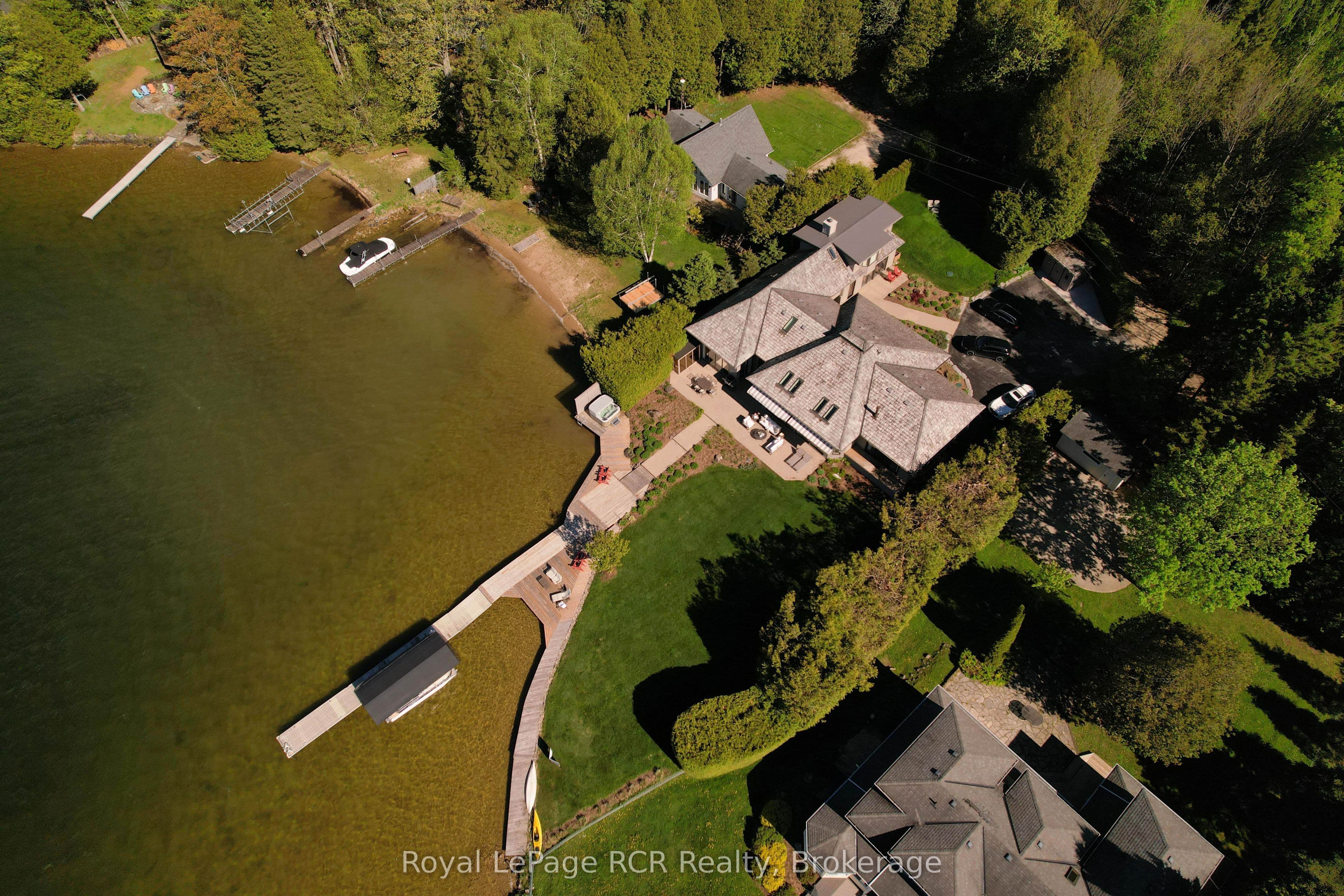 139 South Shores Road, Grey Highlands, ON N0C 1E0