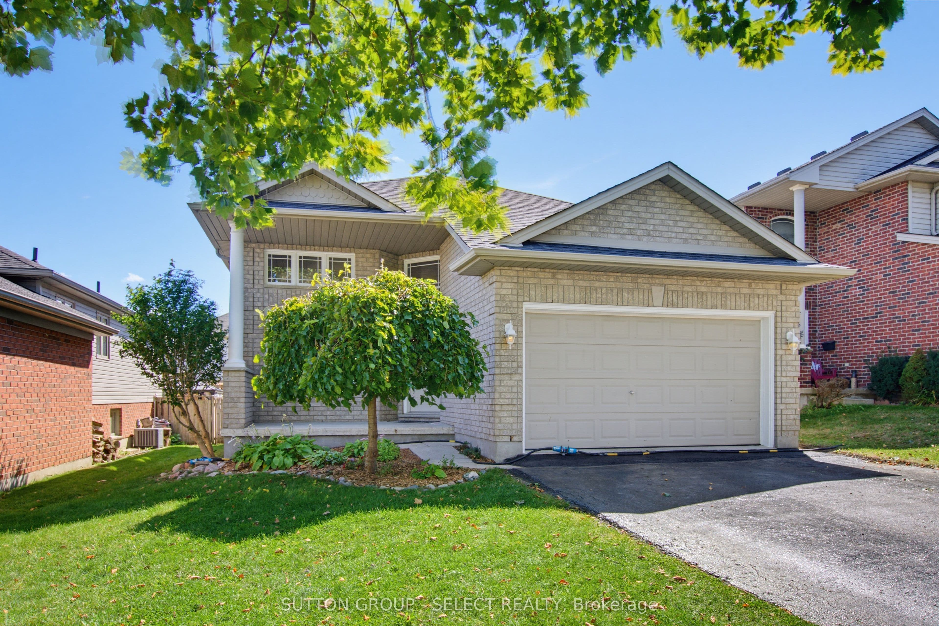 858 Cresthaven Crescent, London South, ON N6K 4W4