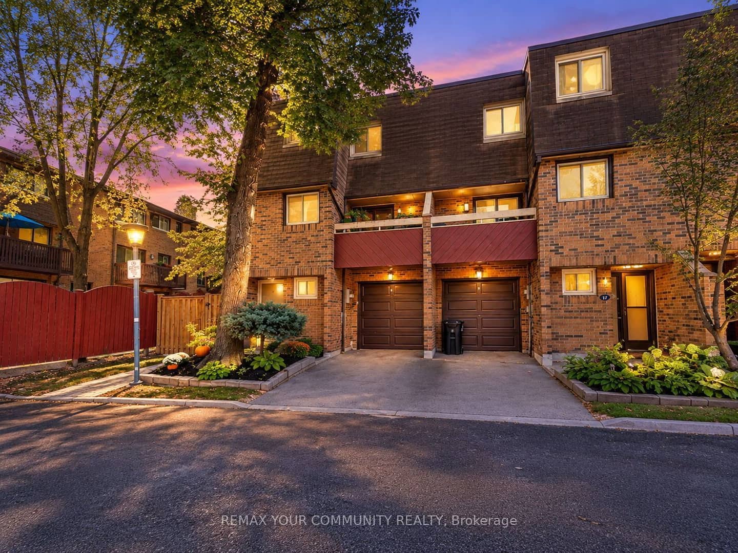 19 Poet's Walkway Way, Toronto, ON M2J 4V2