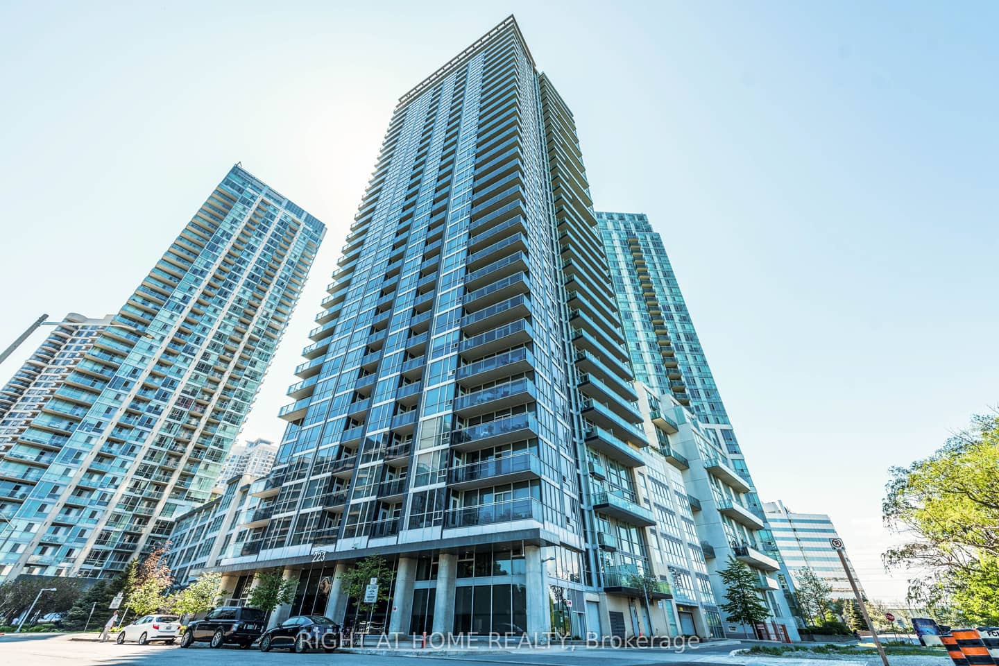 223 Webb Drive 2802, Mississauga, ON L5B 0E8