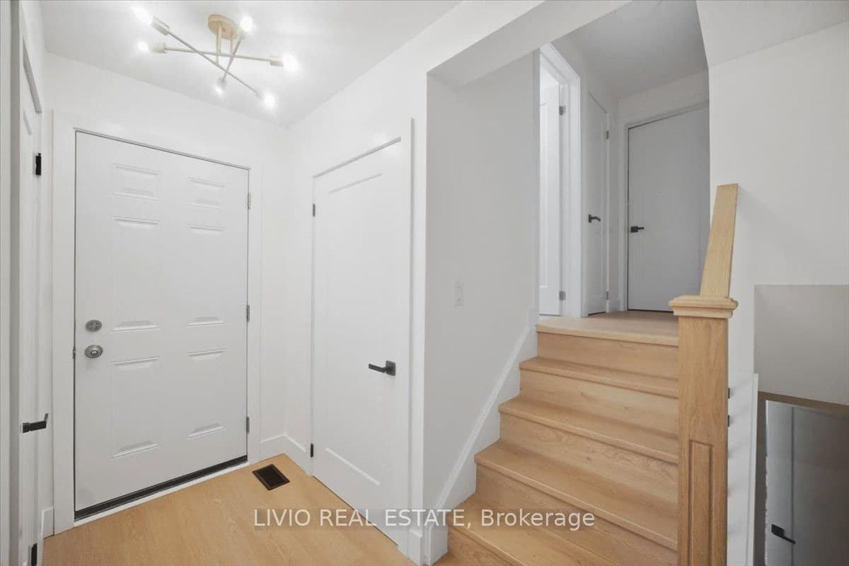 78 Cromwell Crescent, Hamilton, ON L8G 2G2