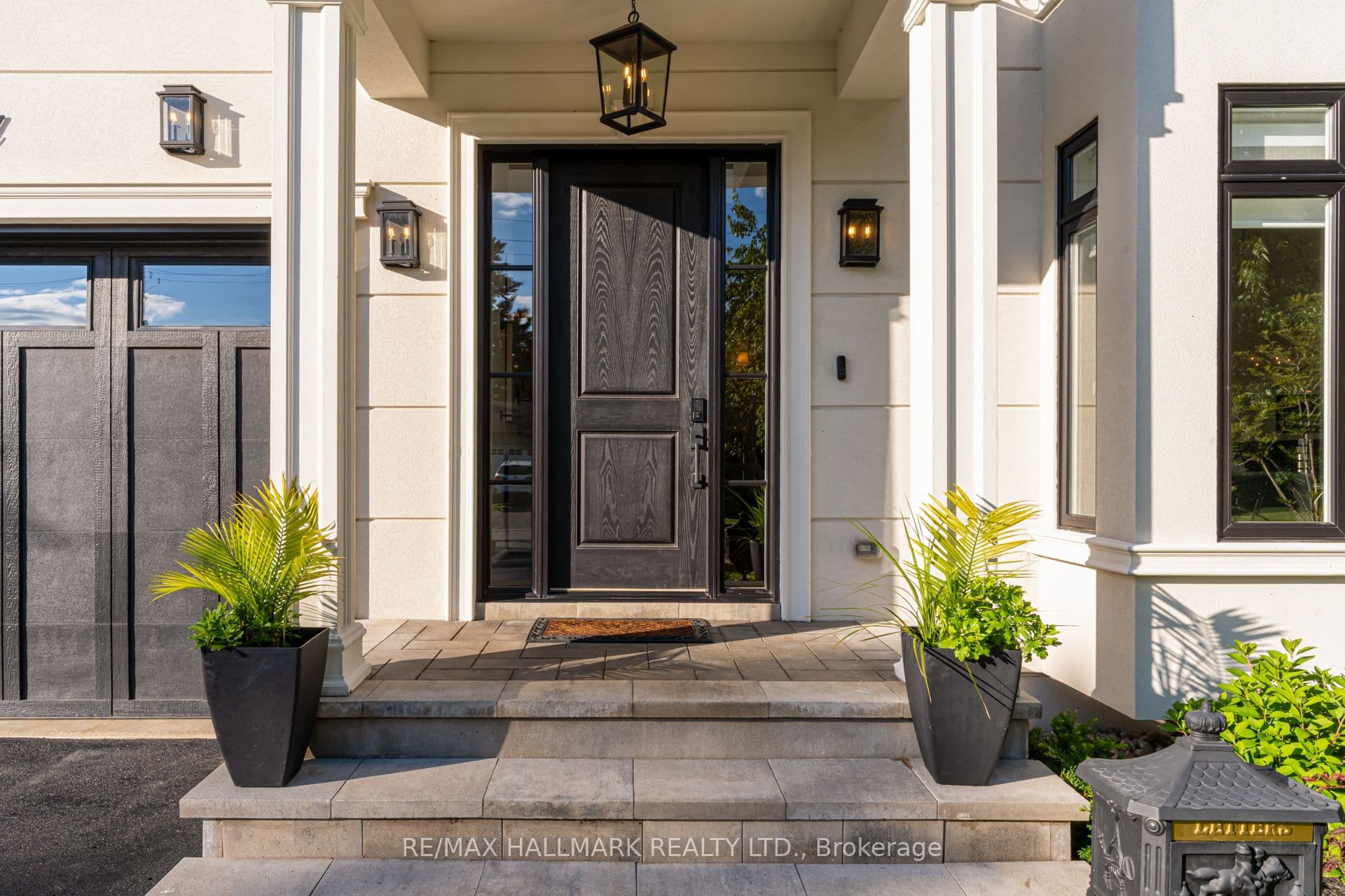277 Belvenia Road, Burlington, ON L7L 2G5