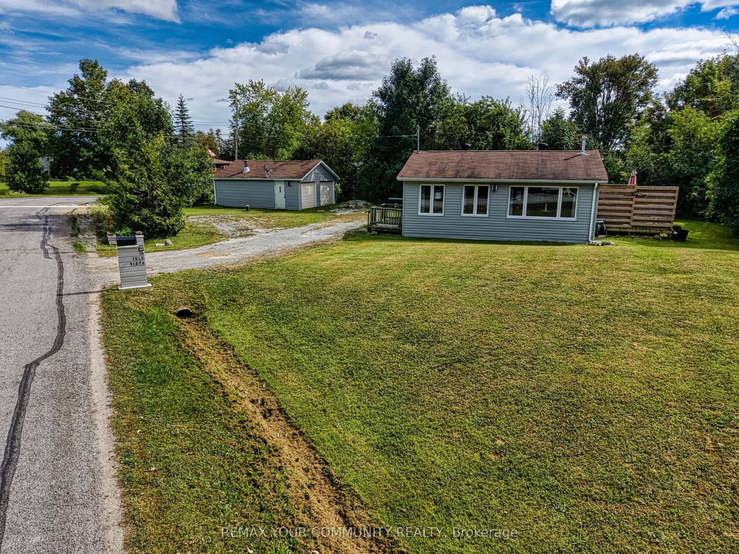 18 Isle Vista Drive, Georgina, ON L0E 1N0