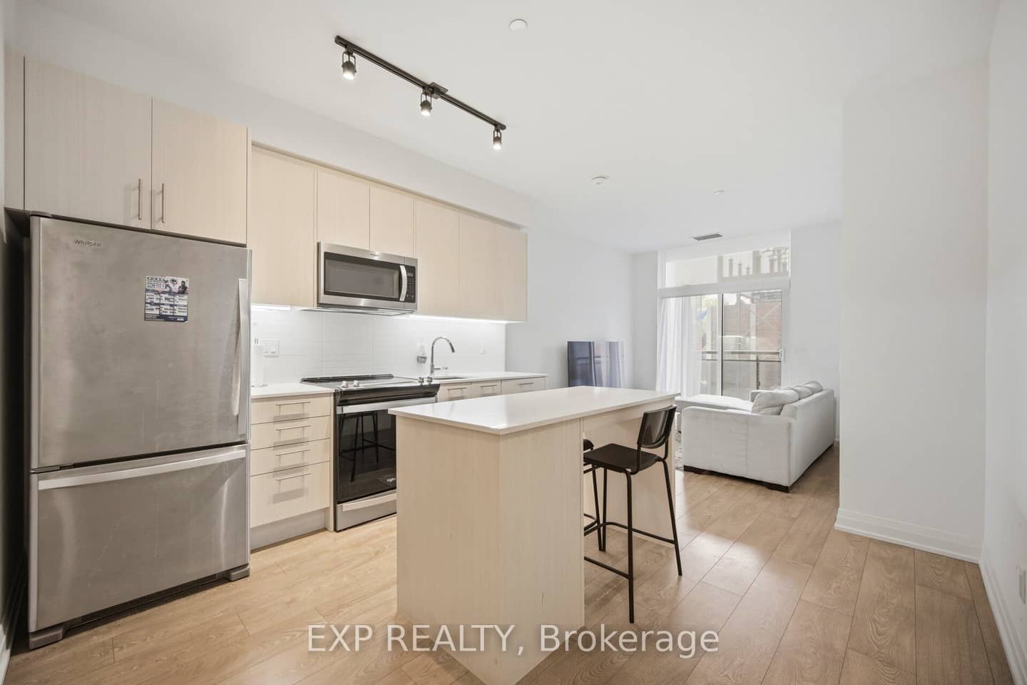 286 Main Street 10, Toronto, ON M4C 0B3