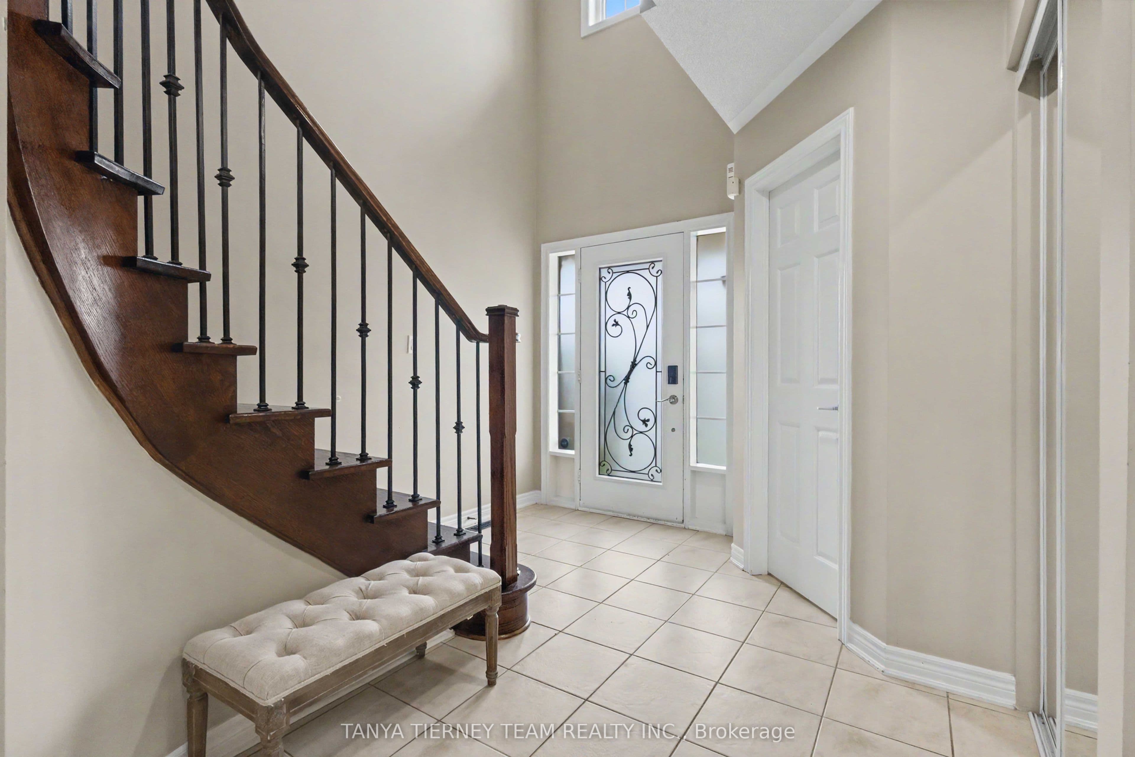 96 Mildenhall Place, Whitby, ON L1M 0E4