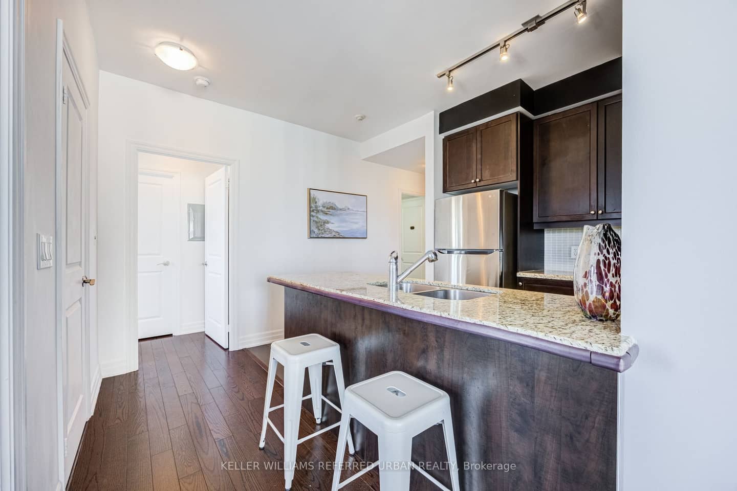 500 St Clair Avenue W 1006, Toronto, ON M6C 1A8