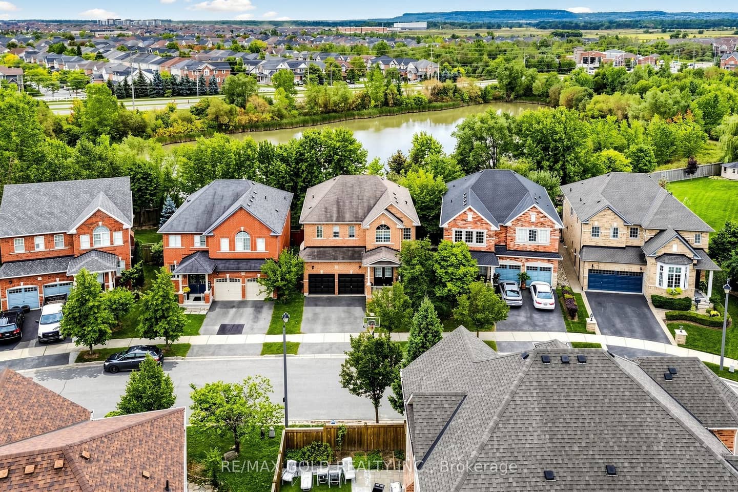 284 Holmes Crescent, Milton, ON L9T 0R2