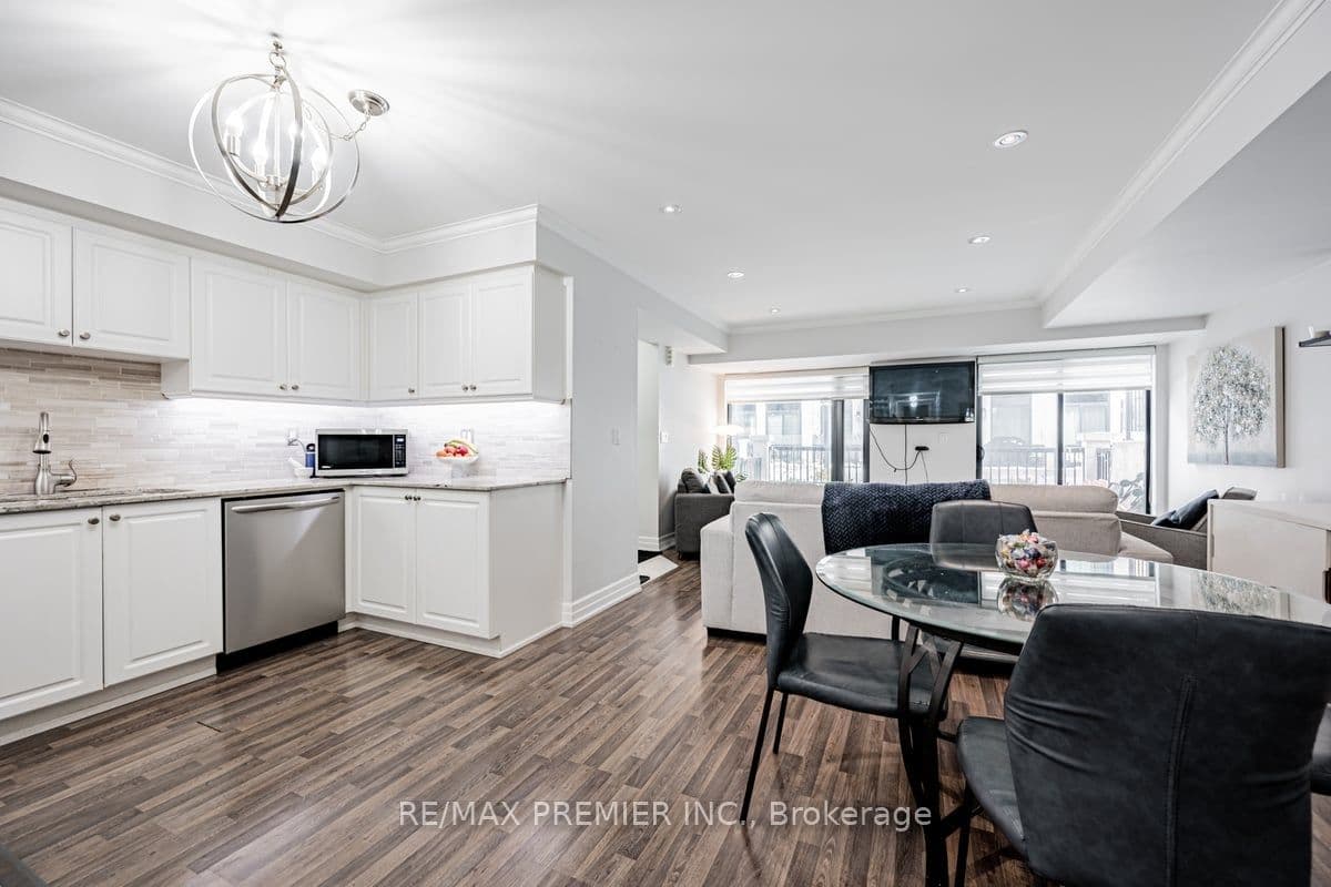 140 Widdicombe Hill Boulevard 624, Toronto, ON M9R 0A9