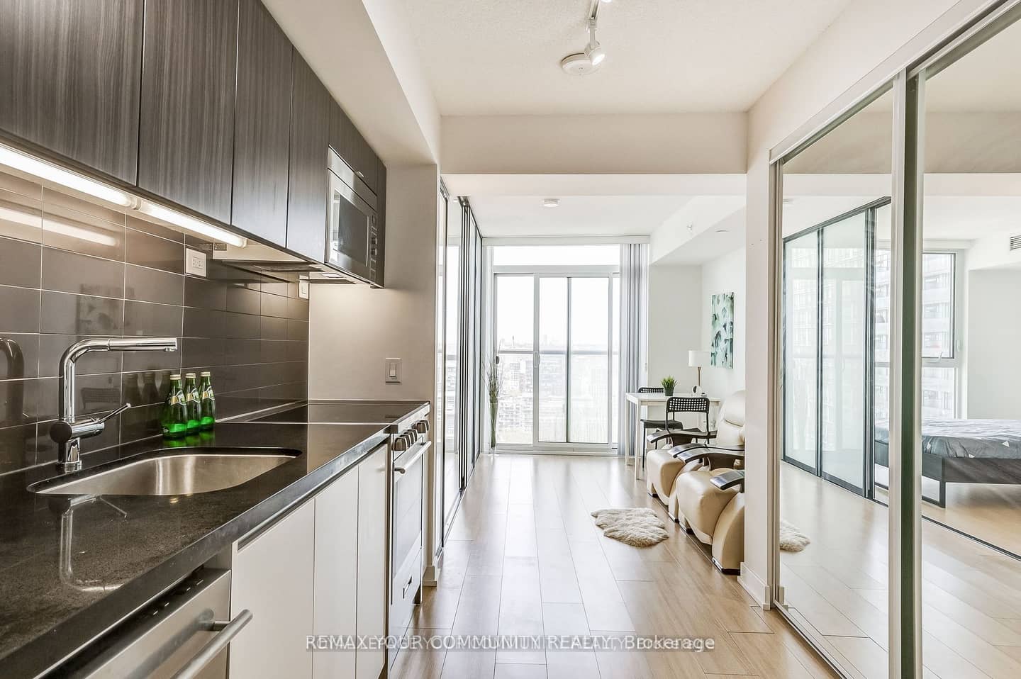 85 Queens Wharf Road 3208, Toronto, ON M5V 0J9