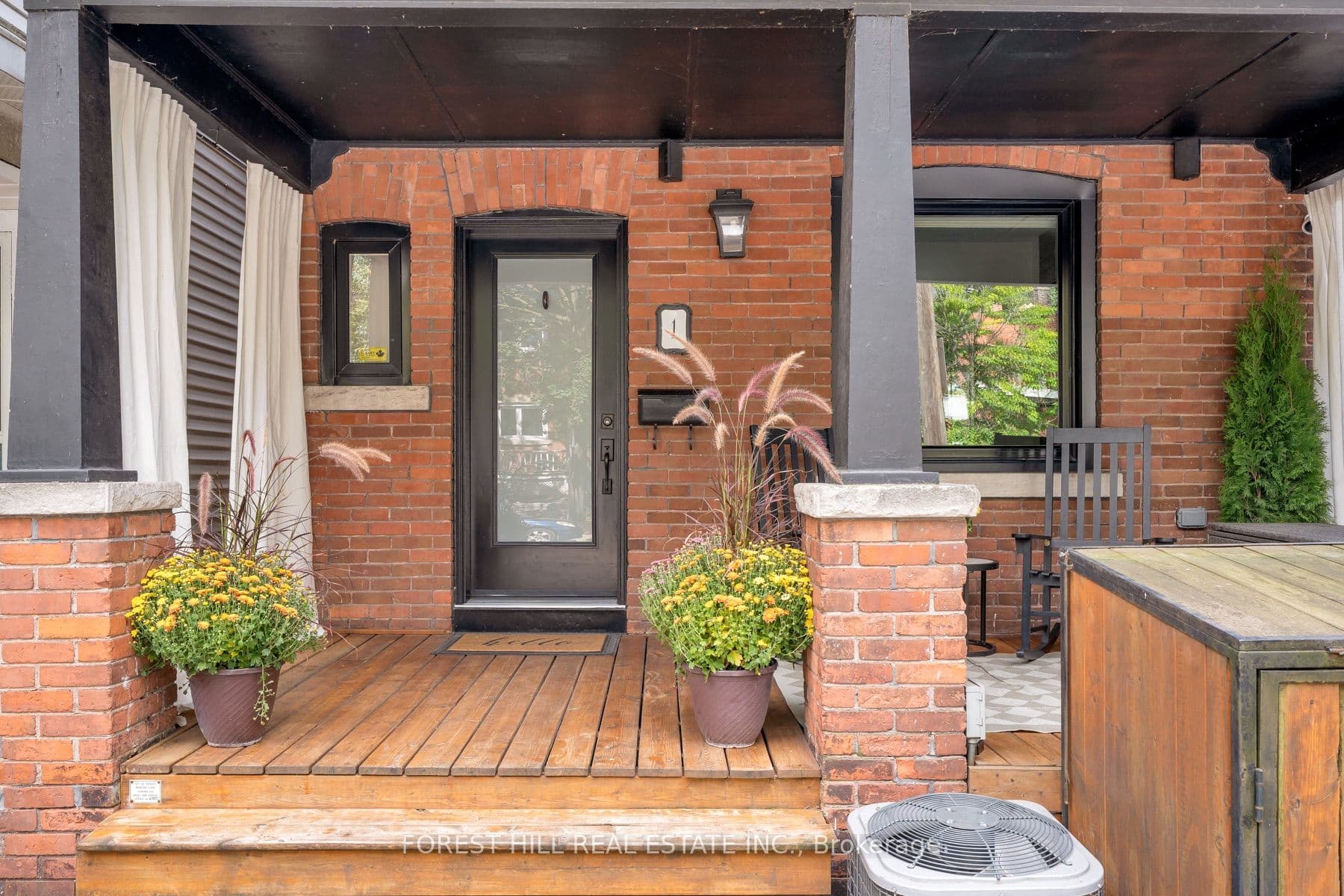 1 Balmy Avenue, Toronto, ON M4E 1C7