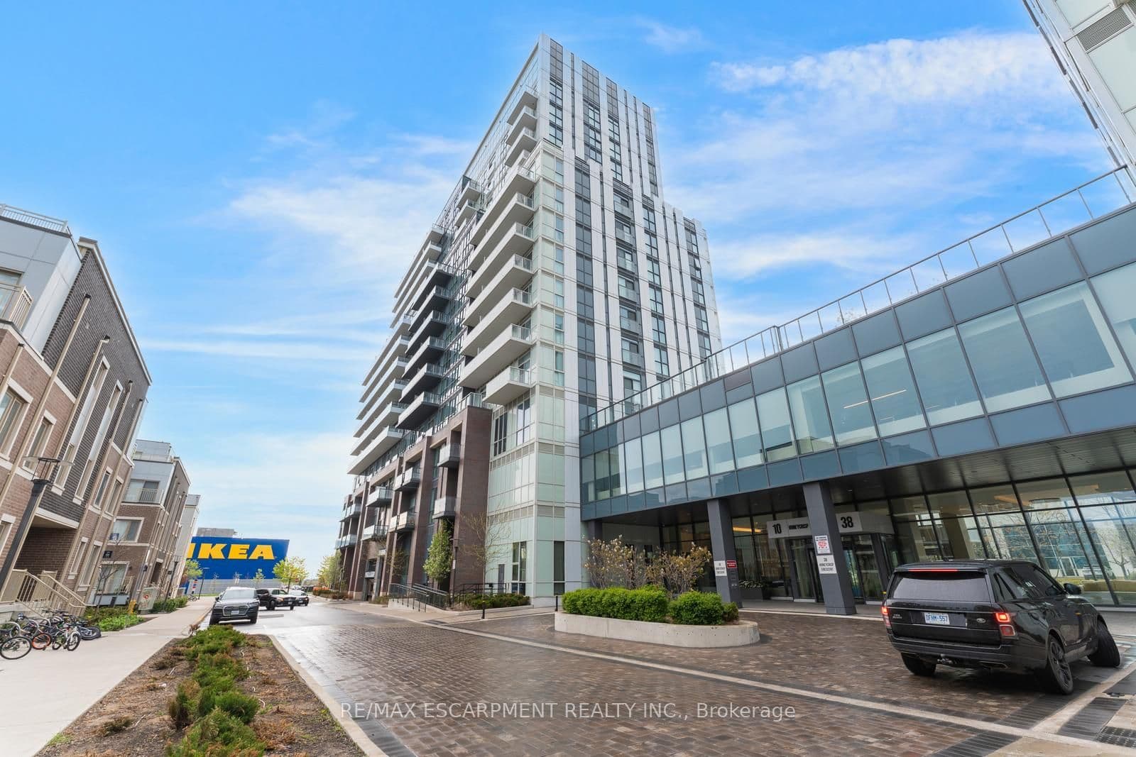 10 Honeycrisp Crescent 1120, Vaughan, ON L4K 0M7