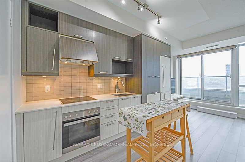 199 Richmond Street W 1708, Toronto, ON M5V 0H4