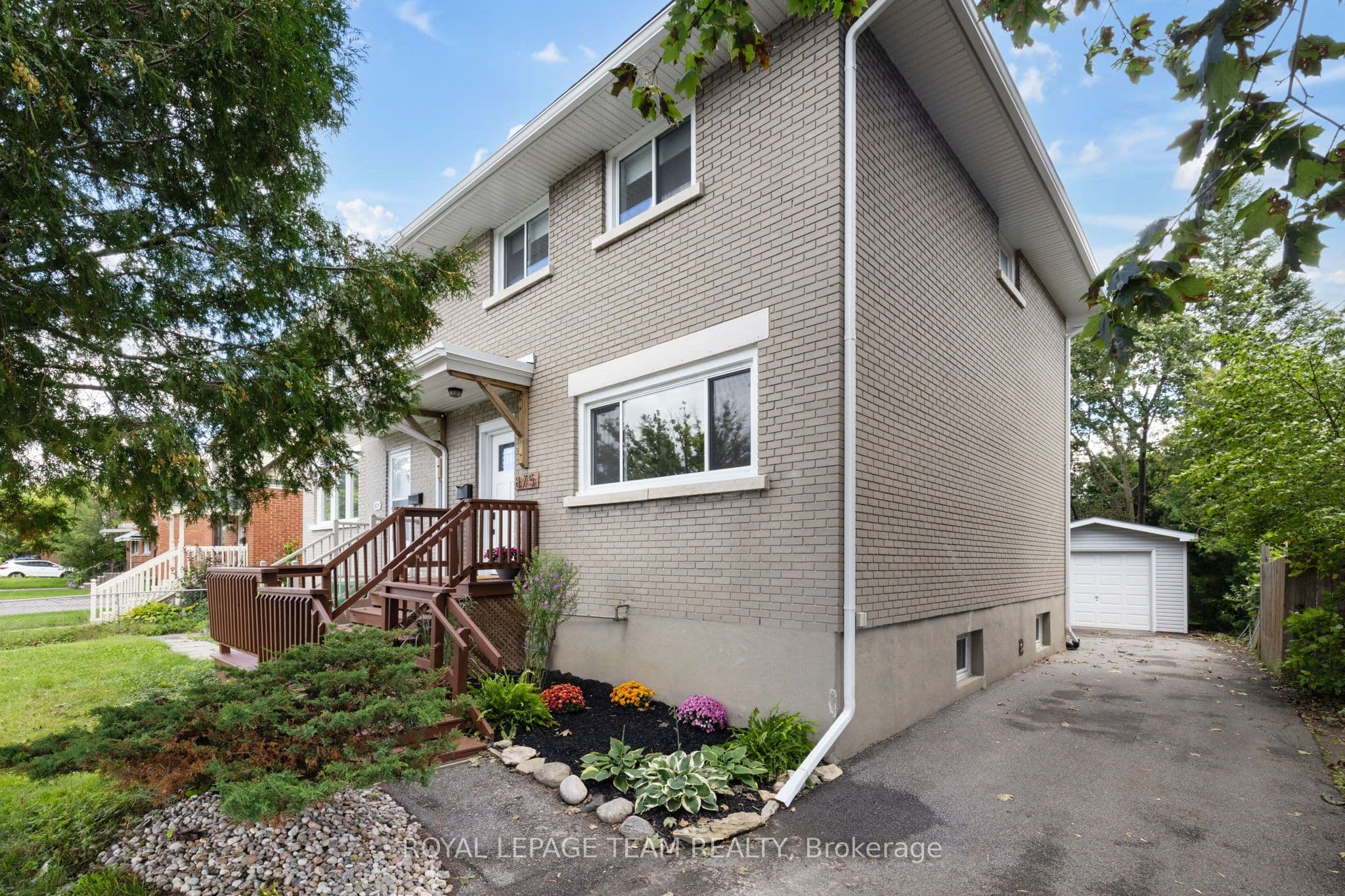875 Woodroffe Avenue, McKellar Heights - Glabar Park and Area, ON K2A 2G5