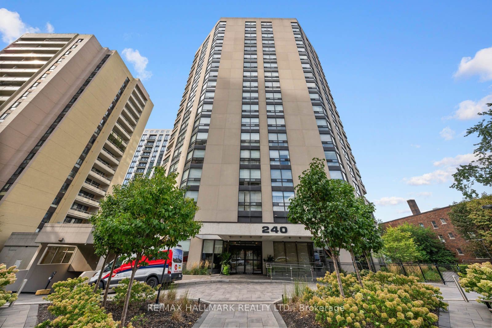 240 Heath Street W 1401, Toronto, ON M5P 3L5