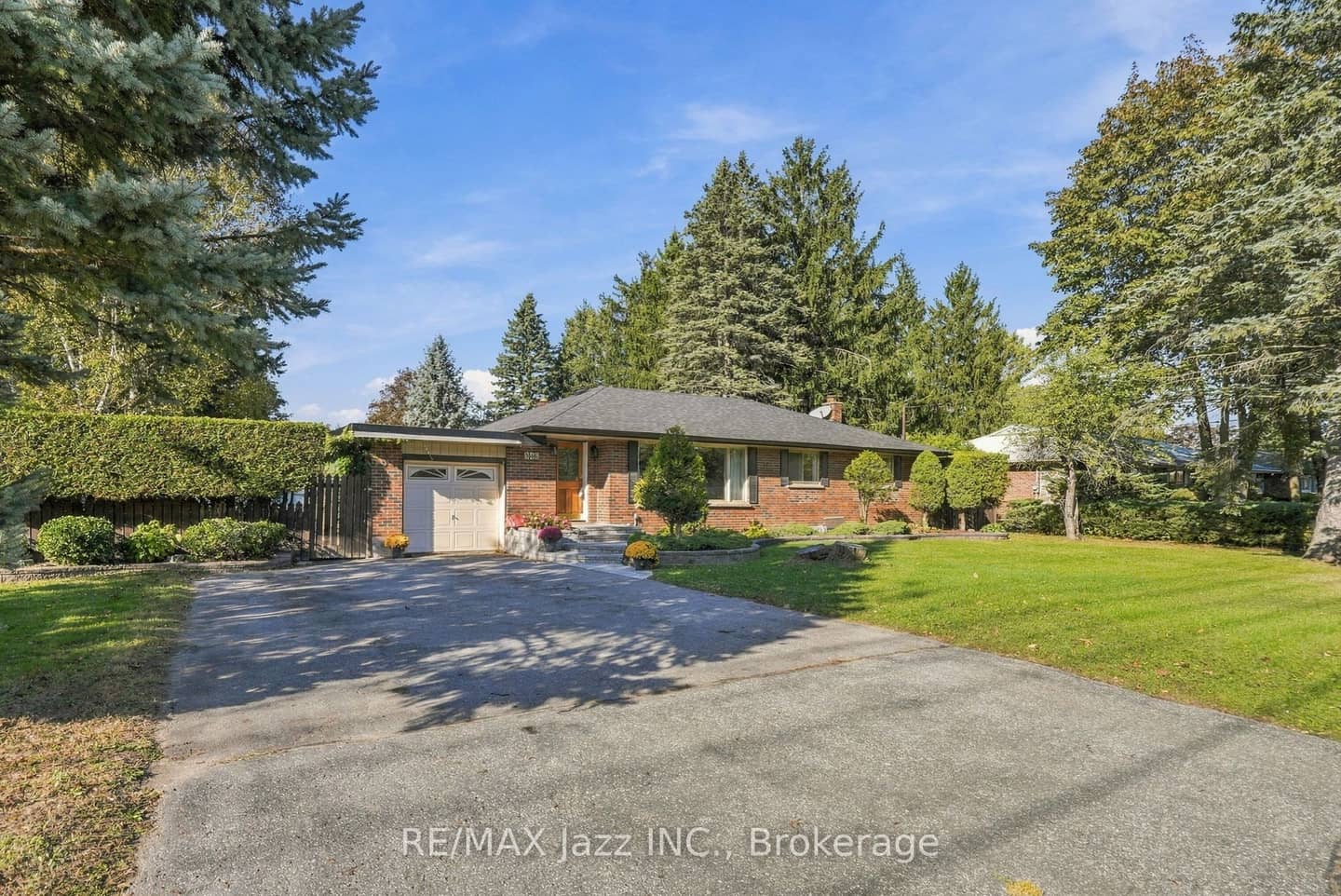 346 Conlin Road E, Oshawa, ON L1H 7K5