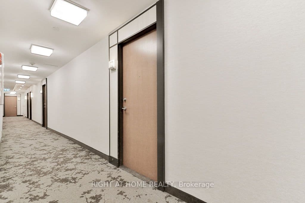 30 Shore Breeze Drive 236, Toronto, ON M8V 0J1