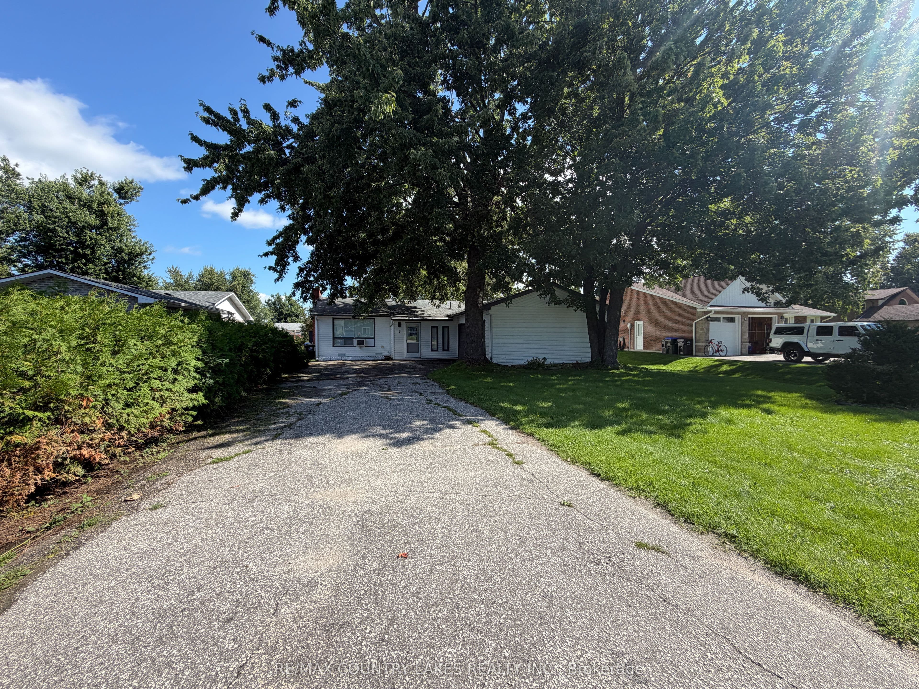 7 Willow Crescent, Ramara, ON L0K 1B0
