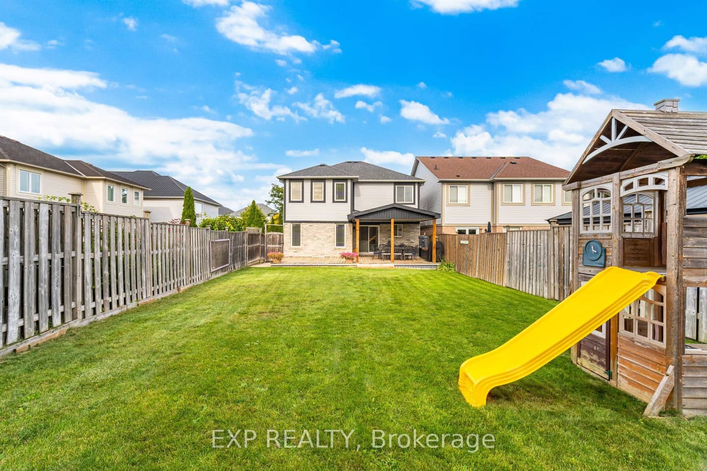 1014 Bradley Terrace, Milton, ON L9T 5S7