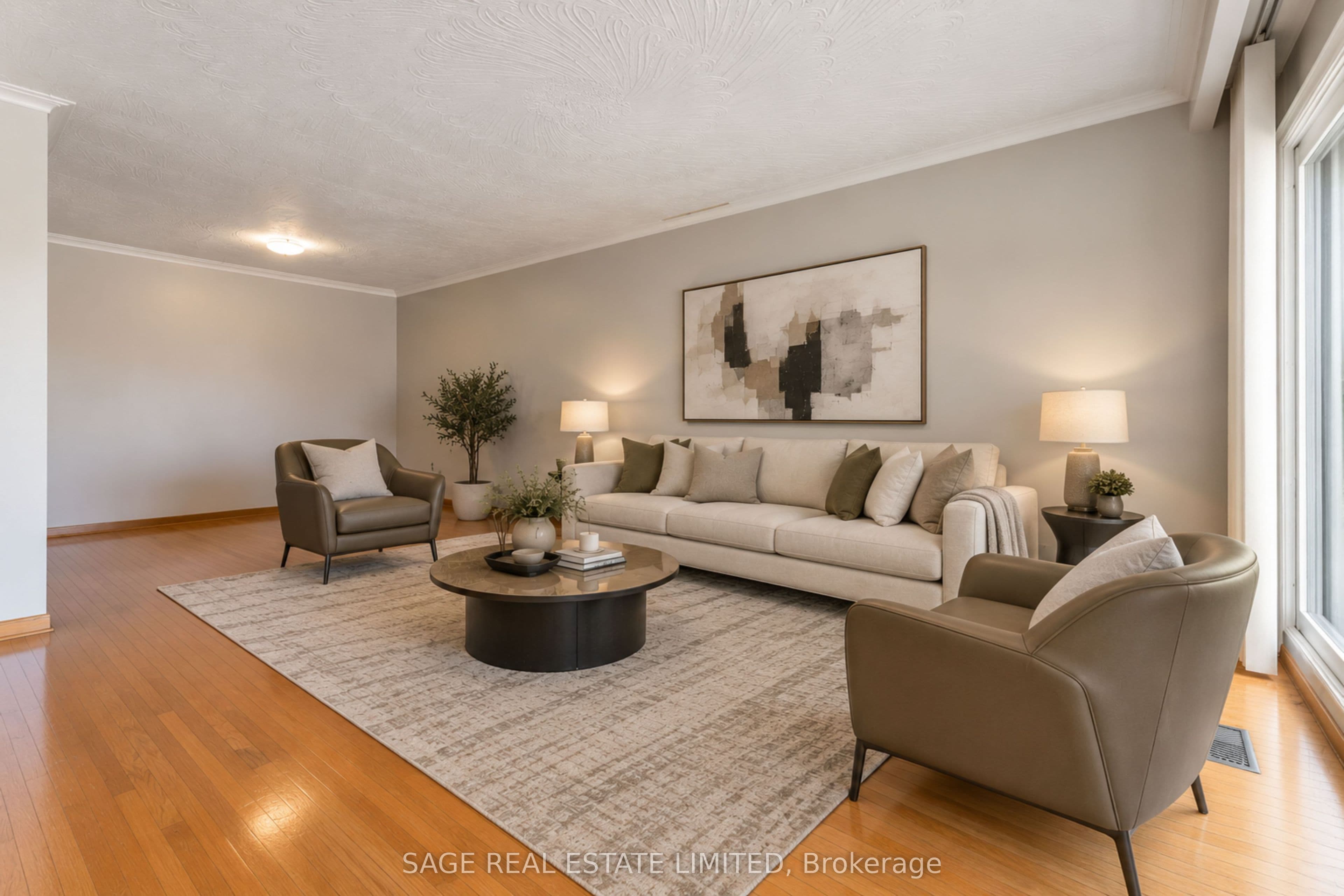 21 Debby Court, Toronto, ON M9N 2L7